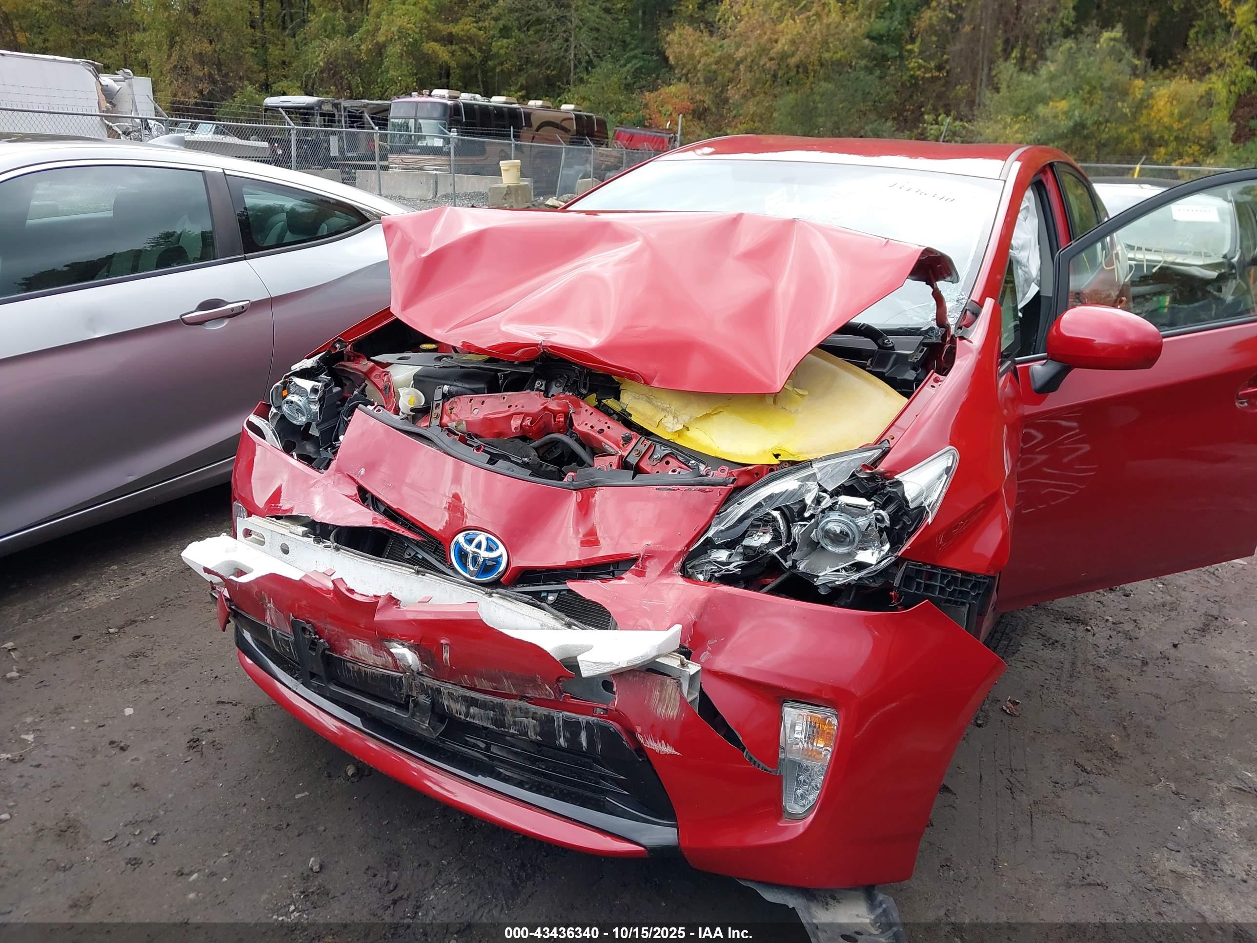 TOYOTA PRIUS image 6