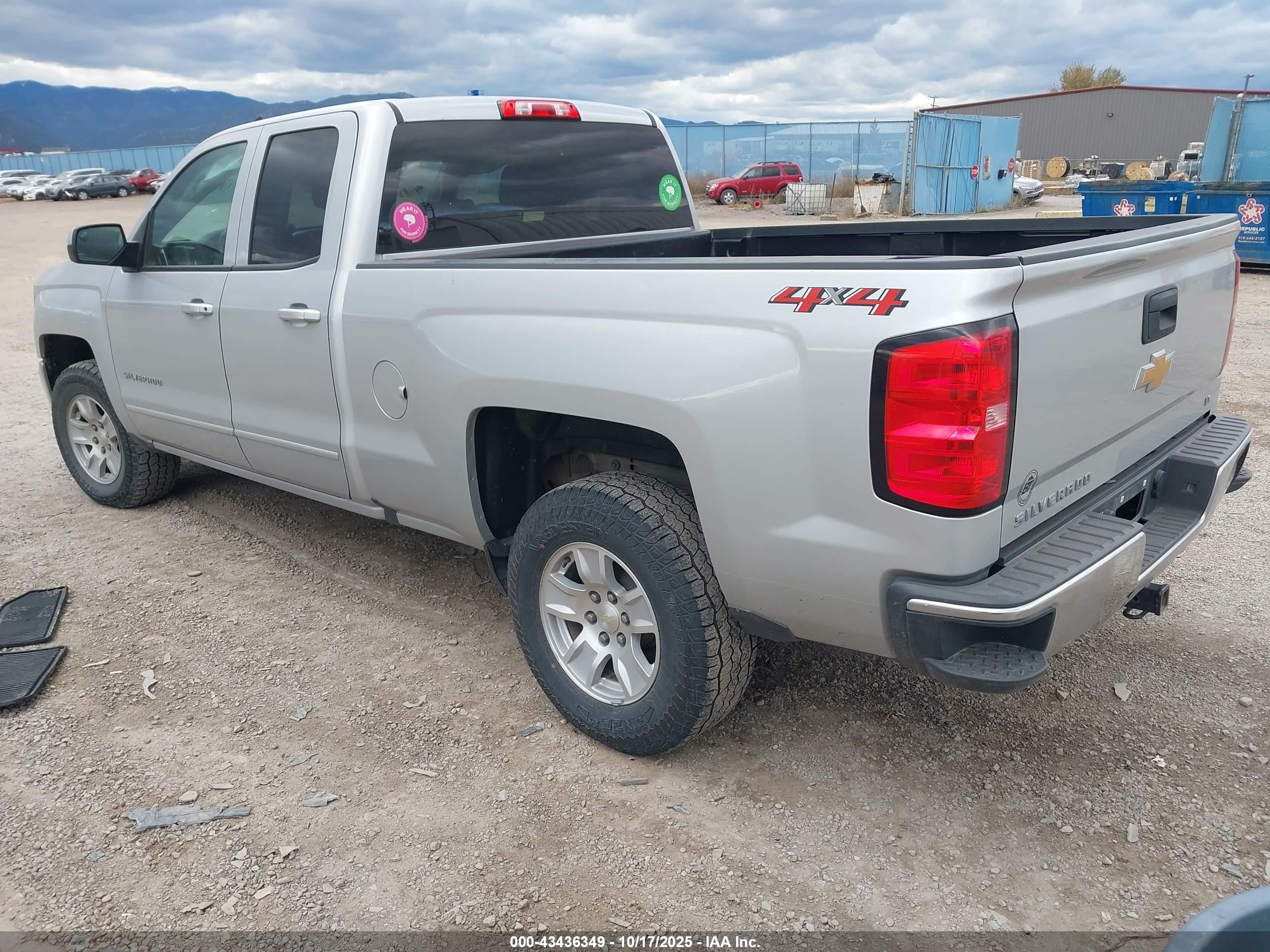 CHEVROLET SILVERADO image 3