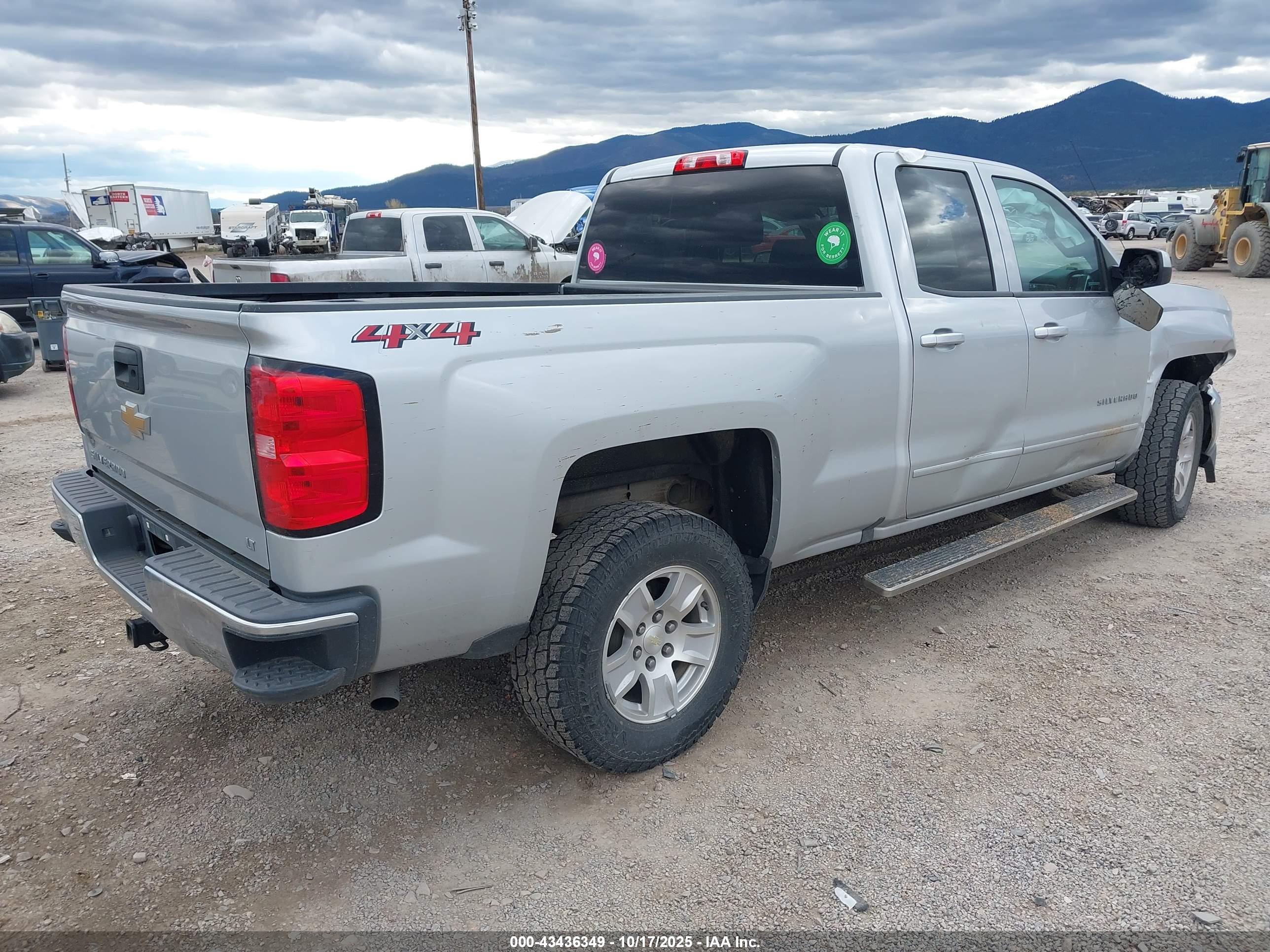 CHEVROLET SILVERADO image 4