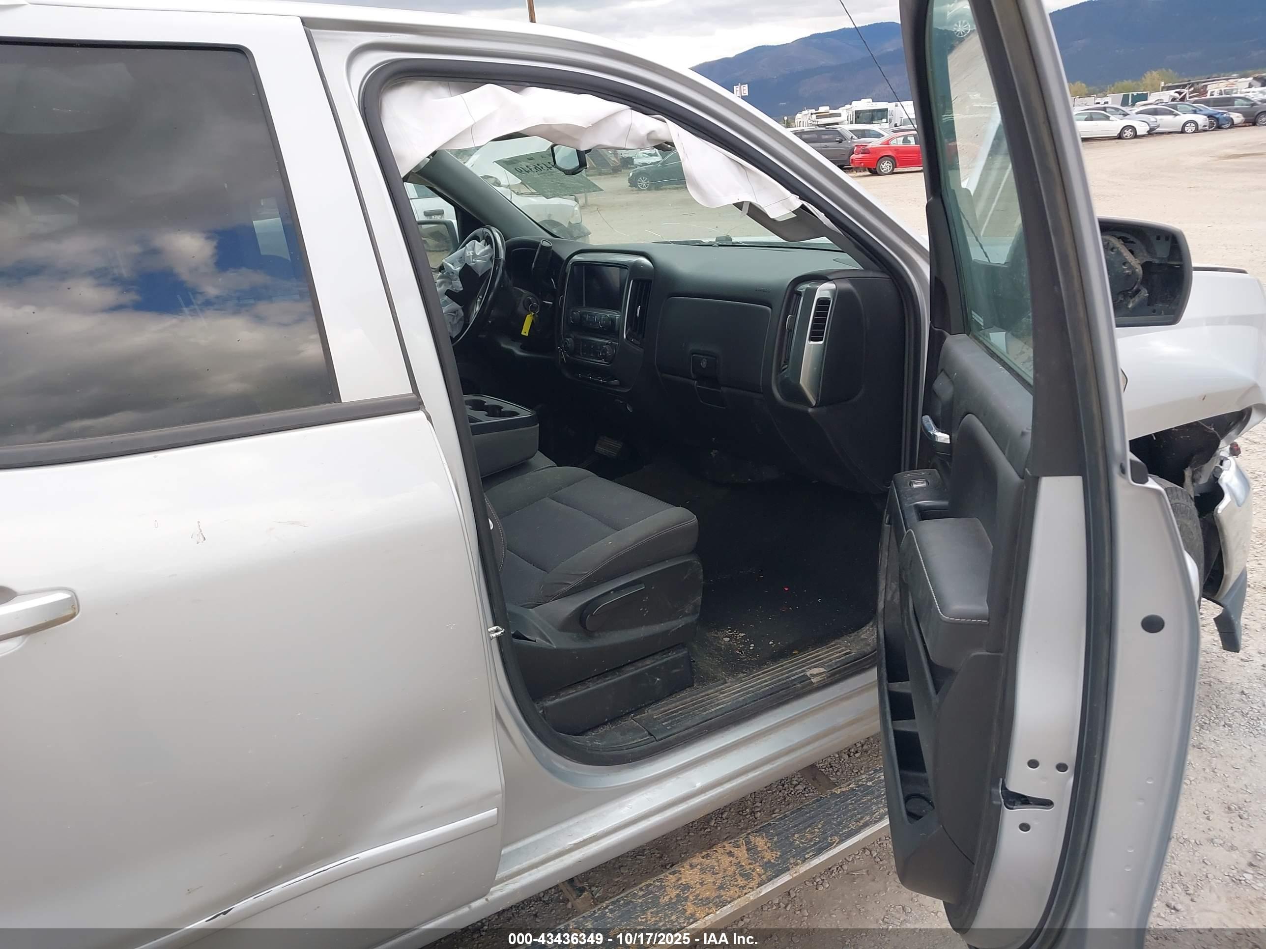 CHEVROLET SILVERADO image 5