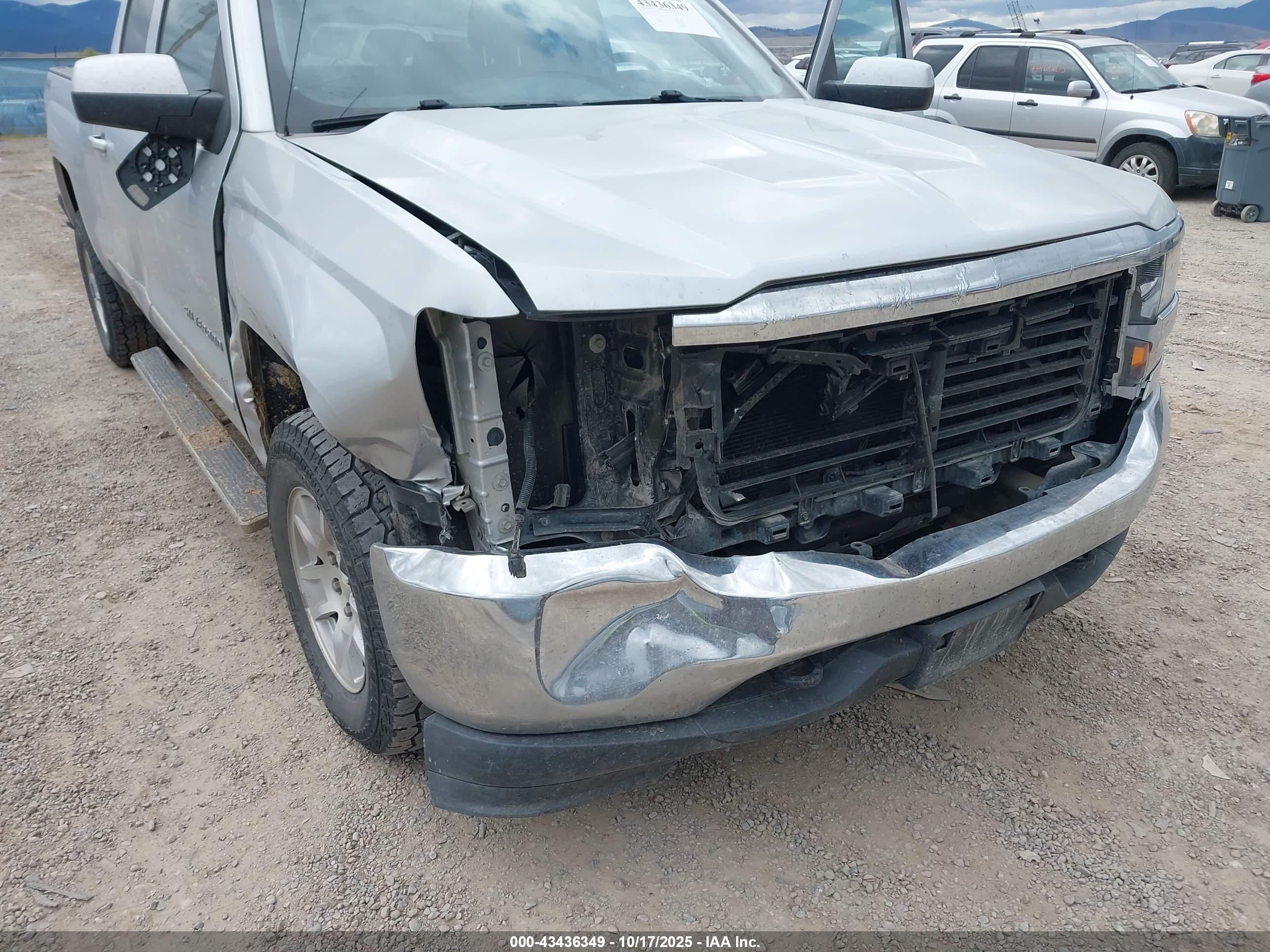 CHEVROLET SILVERADO image 6