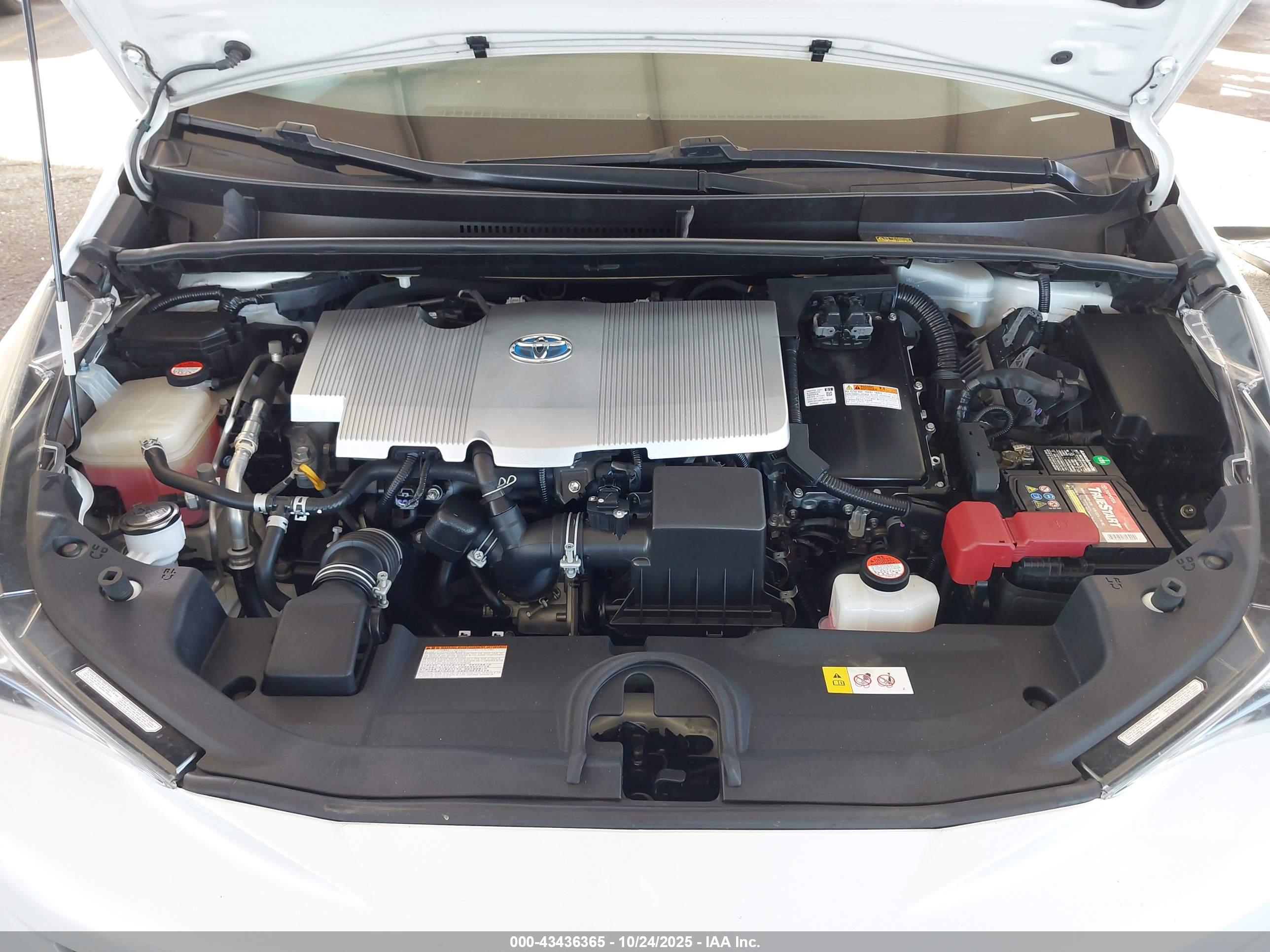 TOYOTA PRIUS image 10