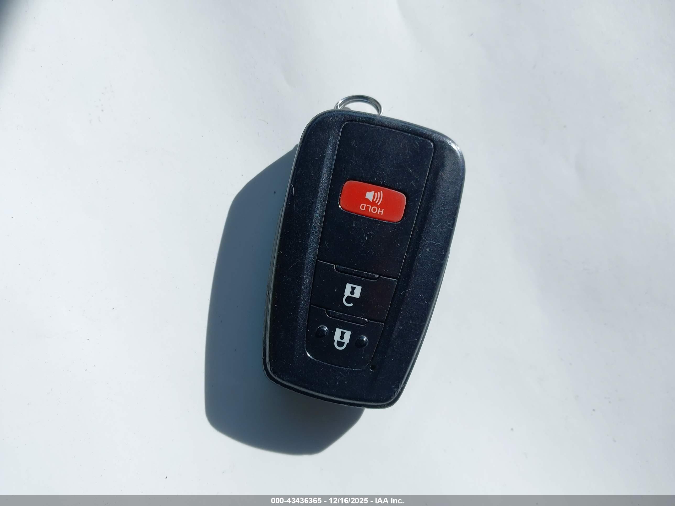 TOYOTA PRIUS image 11