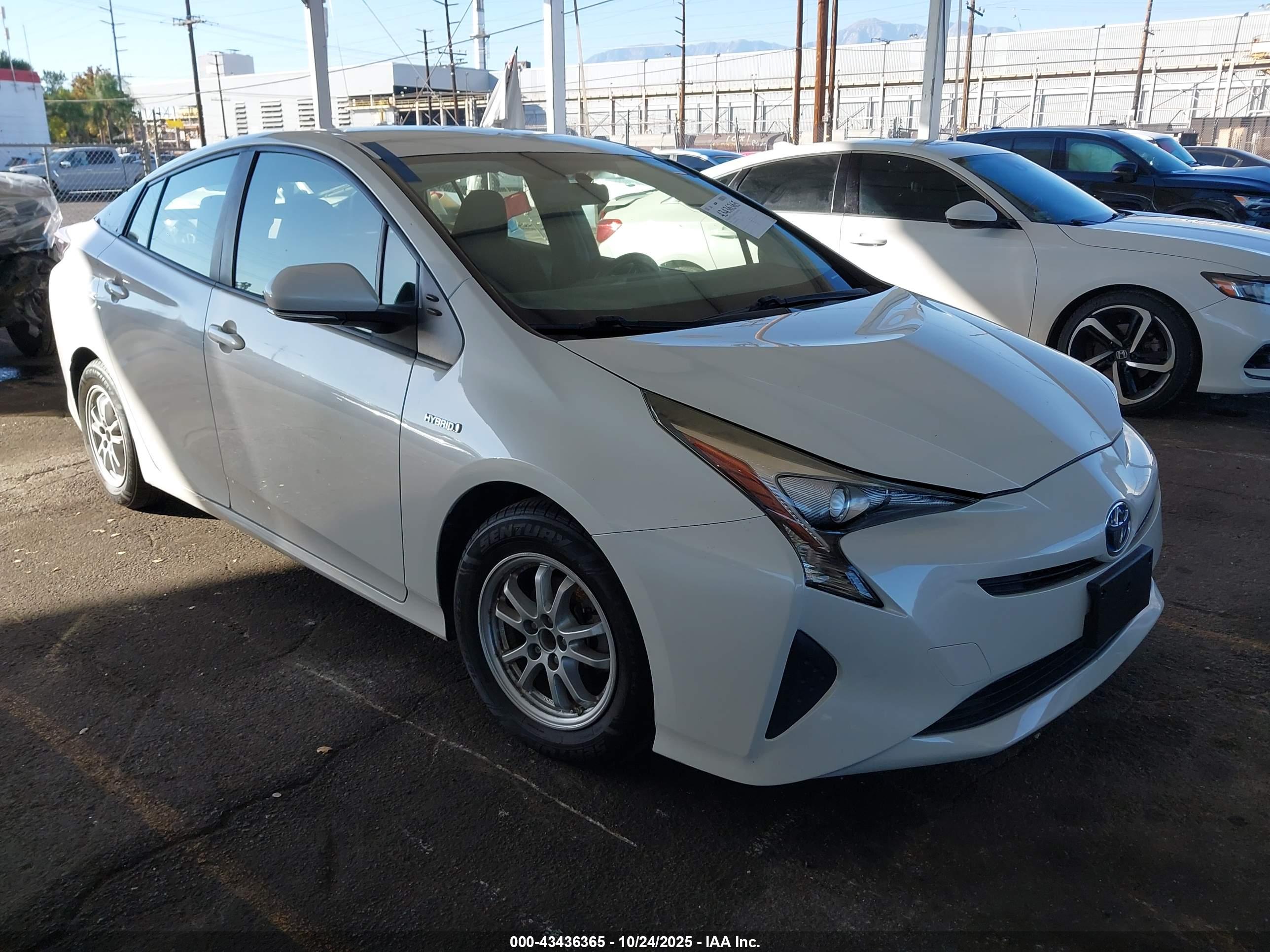 TOYOTA PRIUS image 6