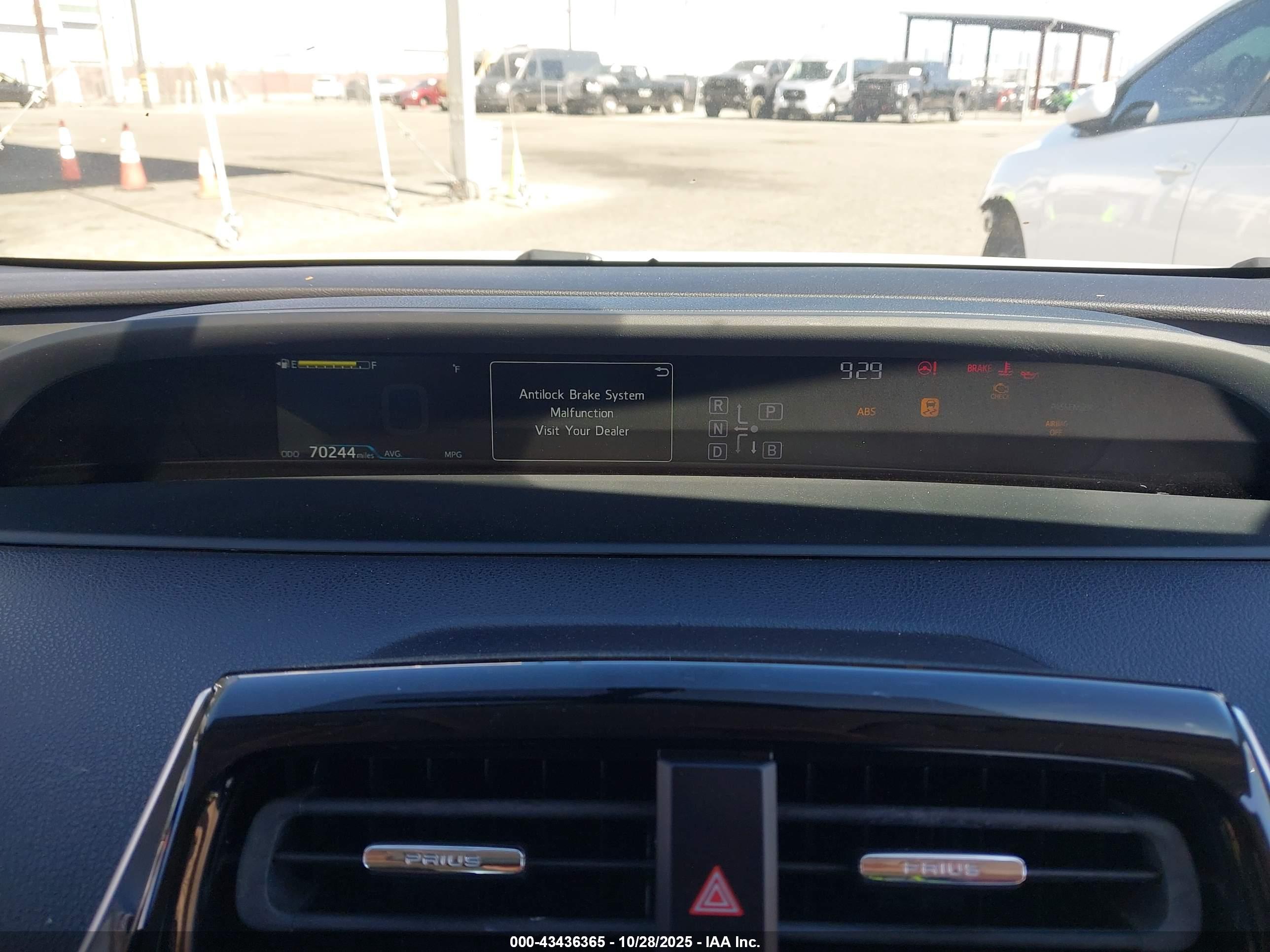 TOYOTA PRIUS image 7