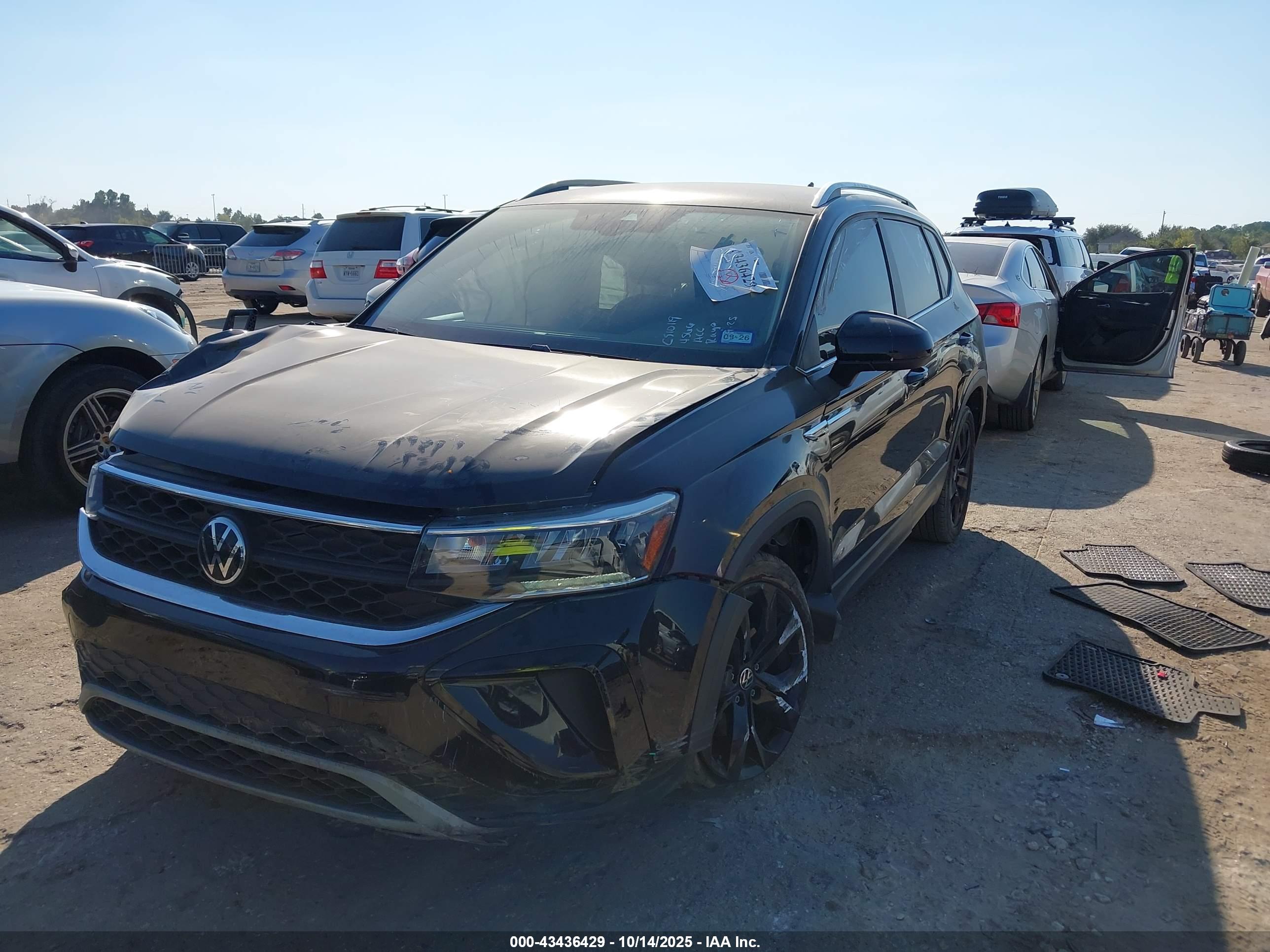 VOLKSWAGEN TAOS image 2