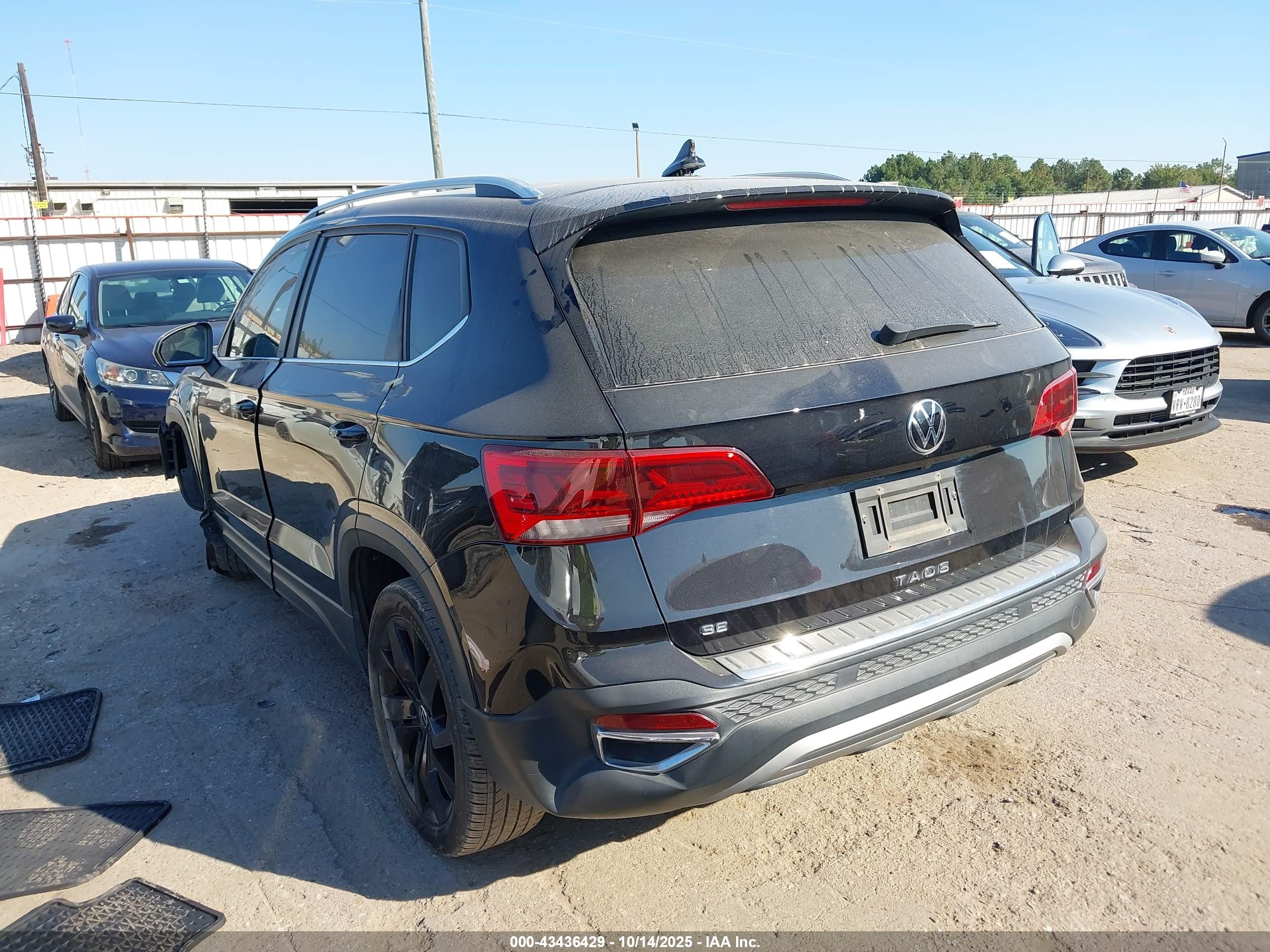 VOLKSWAGEN TAOS image 3