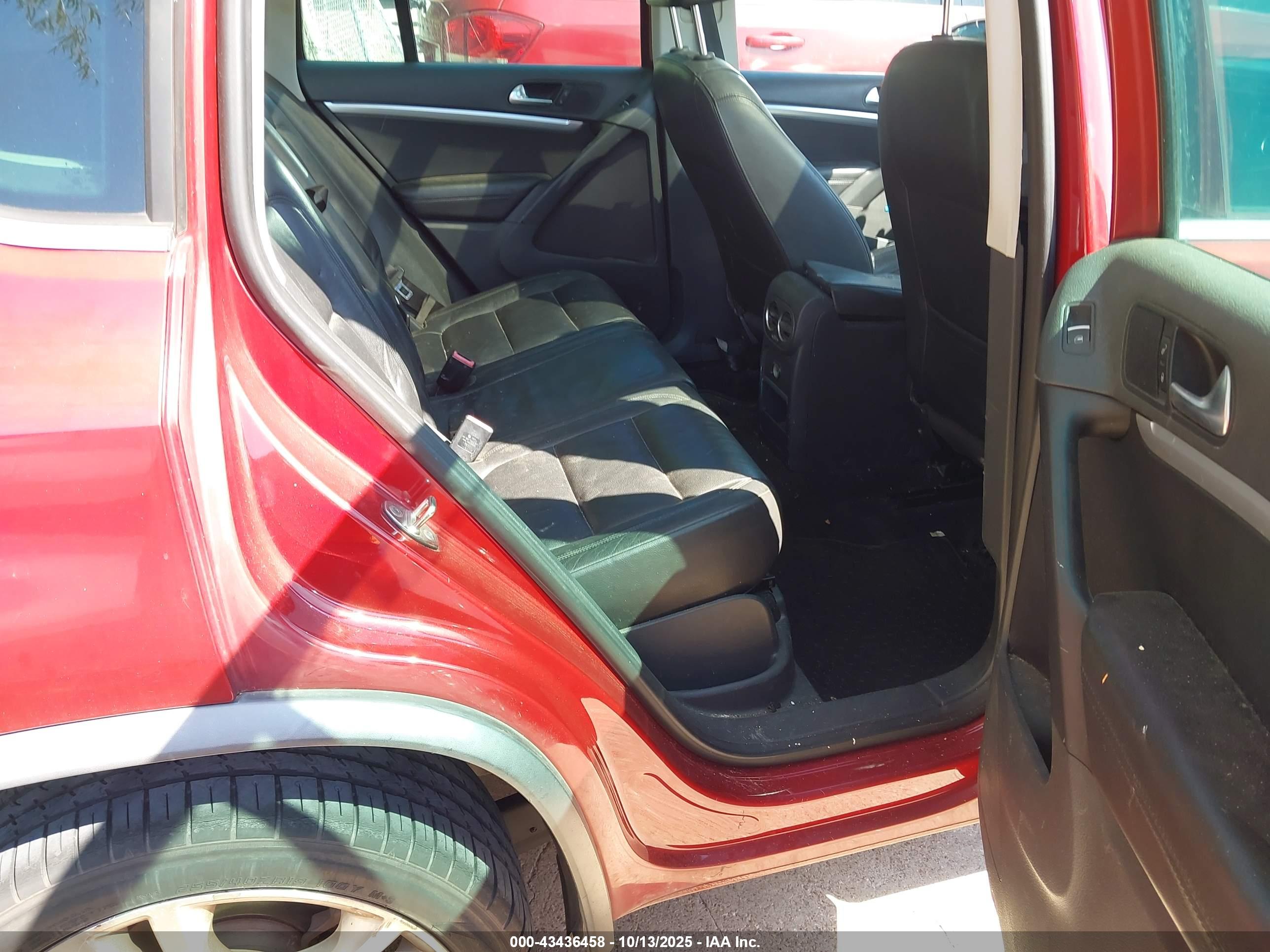 VOLKSWAGEN TIGUAN image 8