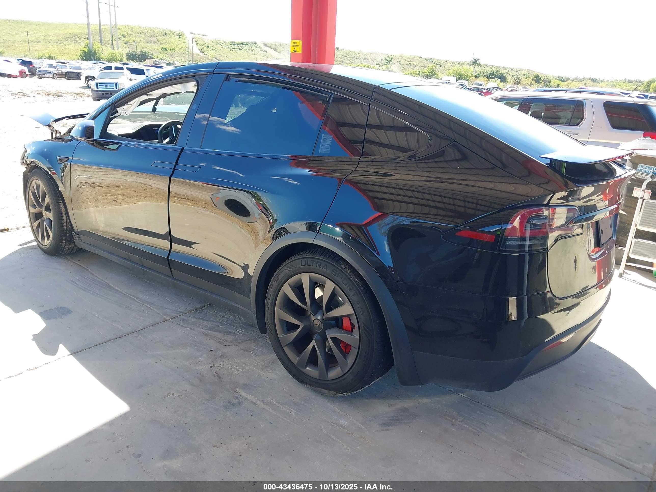 TESLA MODEL image 3