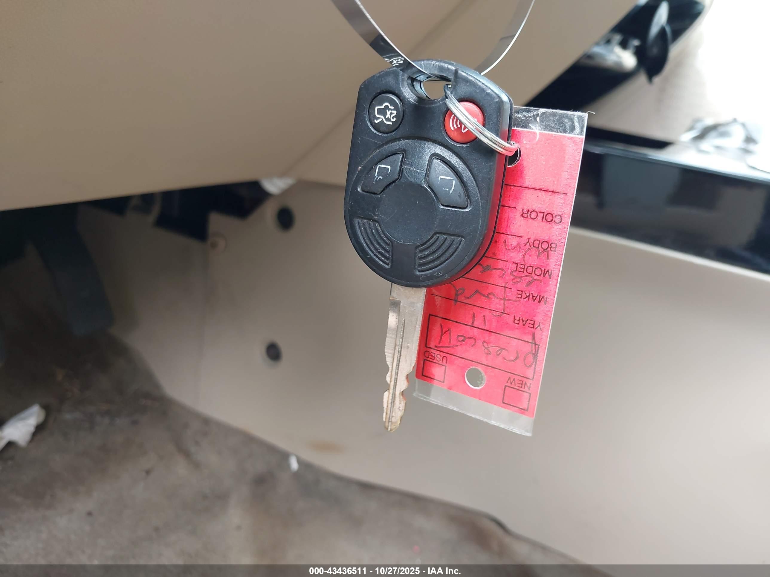 FORD ESCAPE image 11