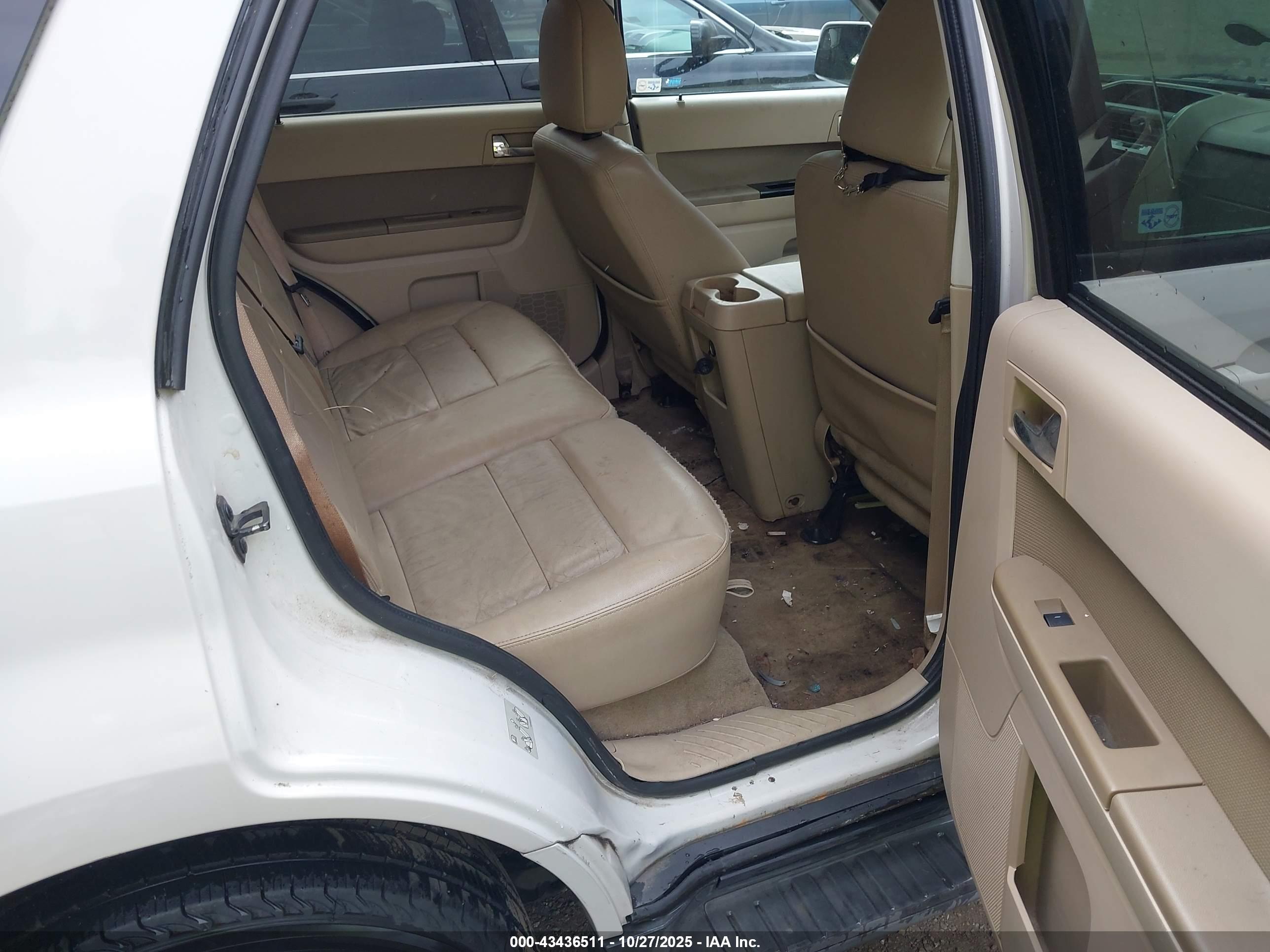 FORD ESCAPE image 8
