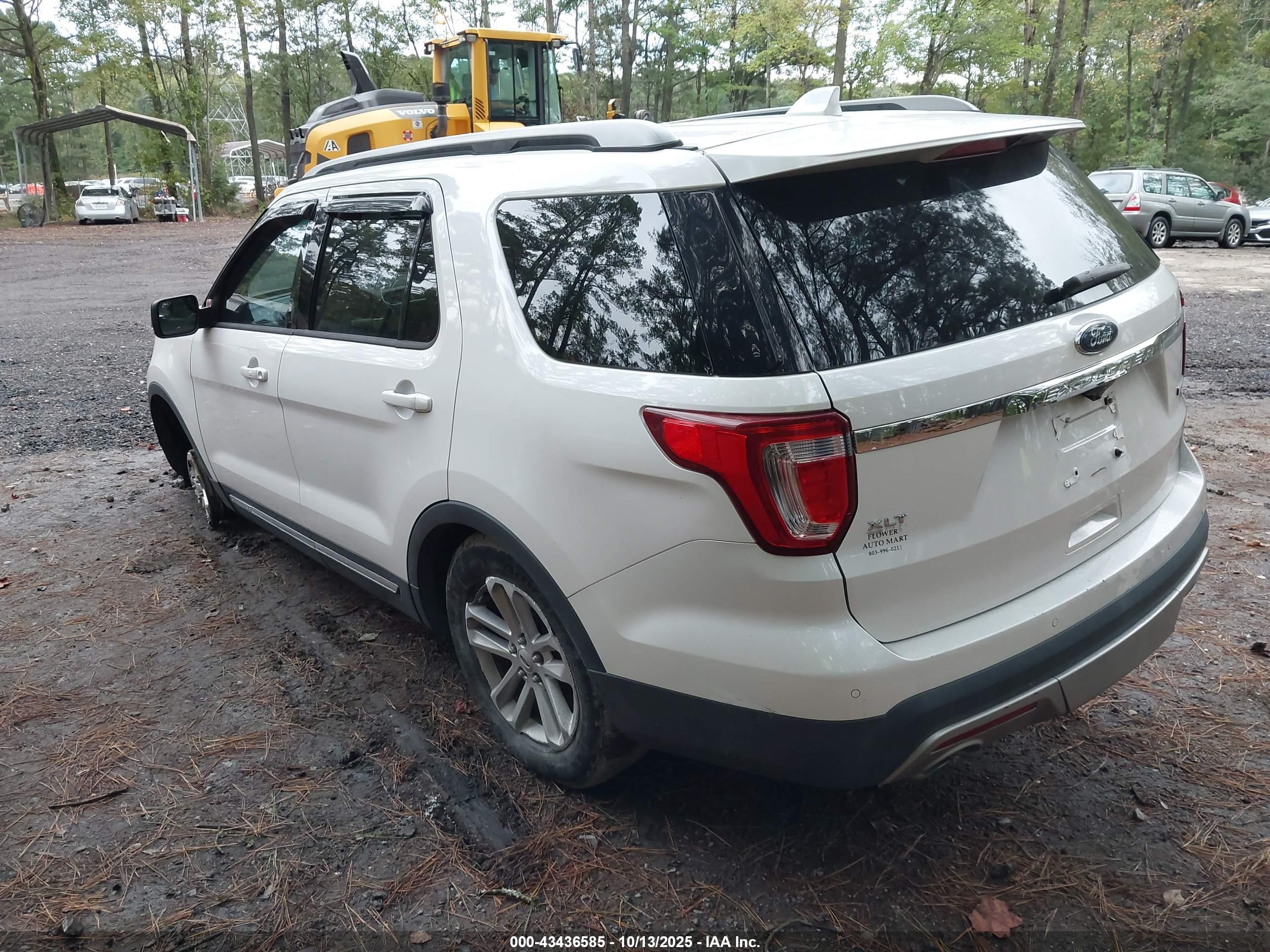 FORD EXPLORER image 3