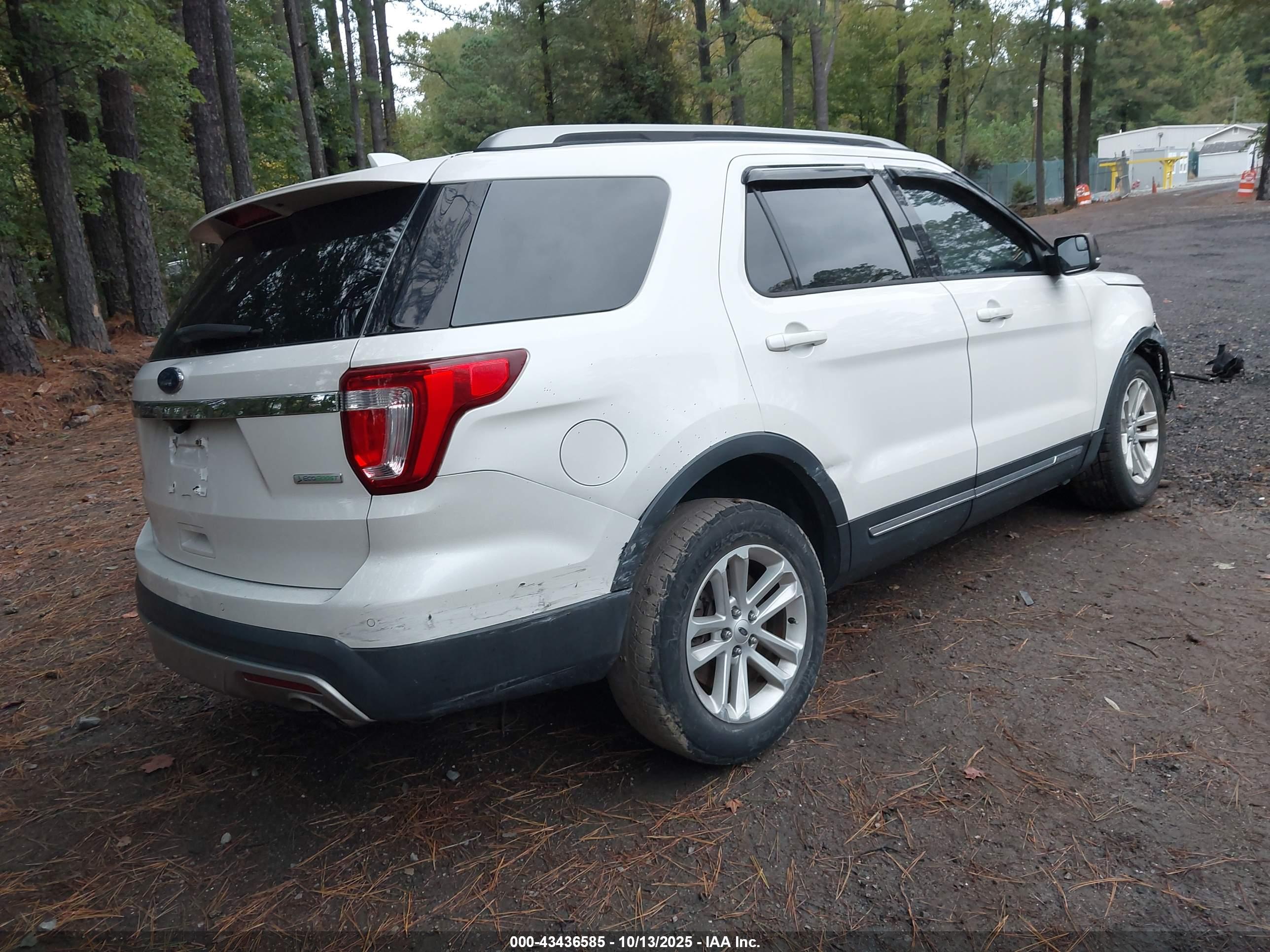 FORD EXPLORER image 4