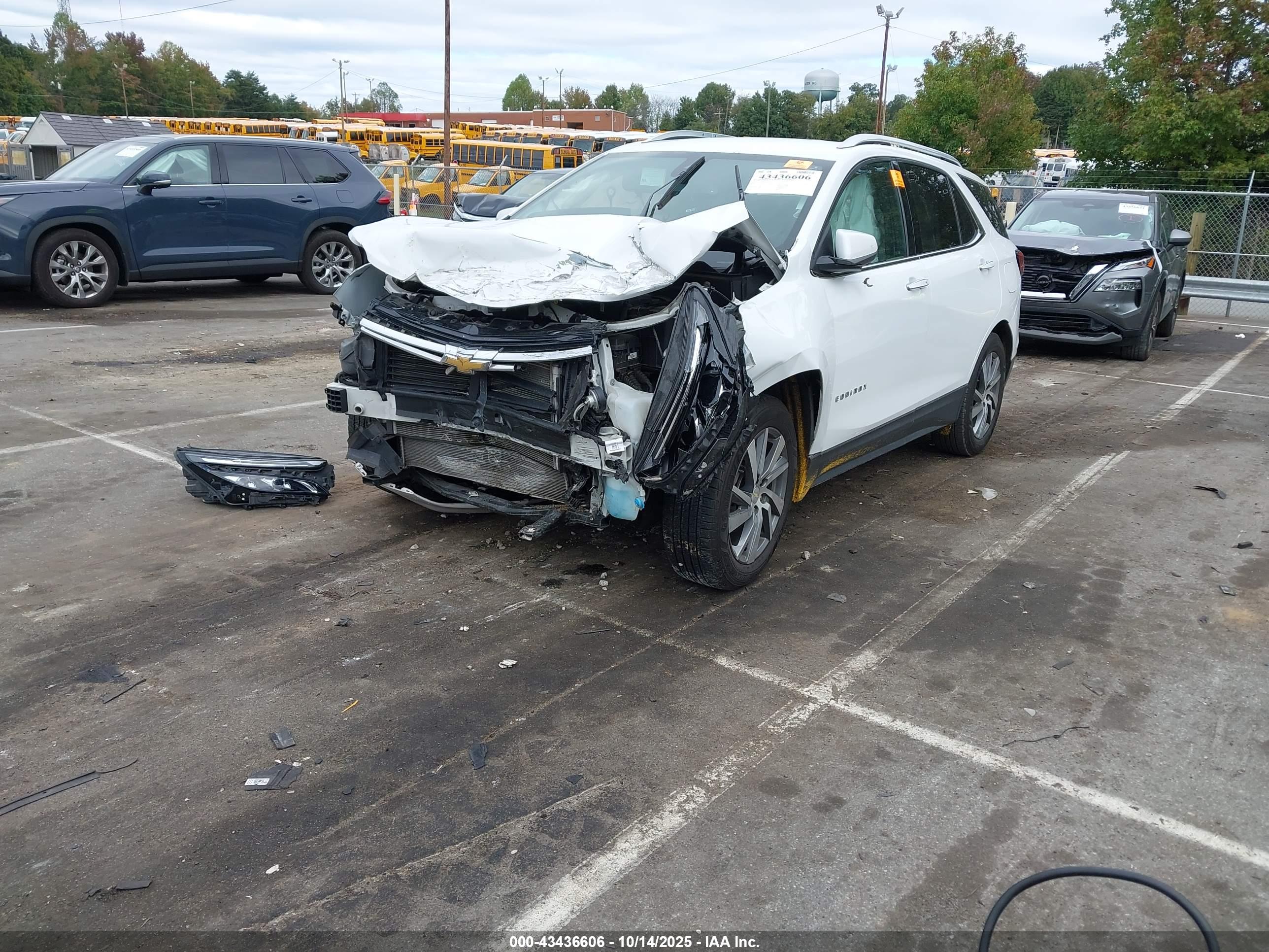 CHEVROLET EQUINOX image 2