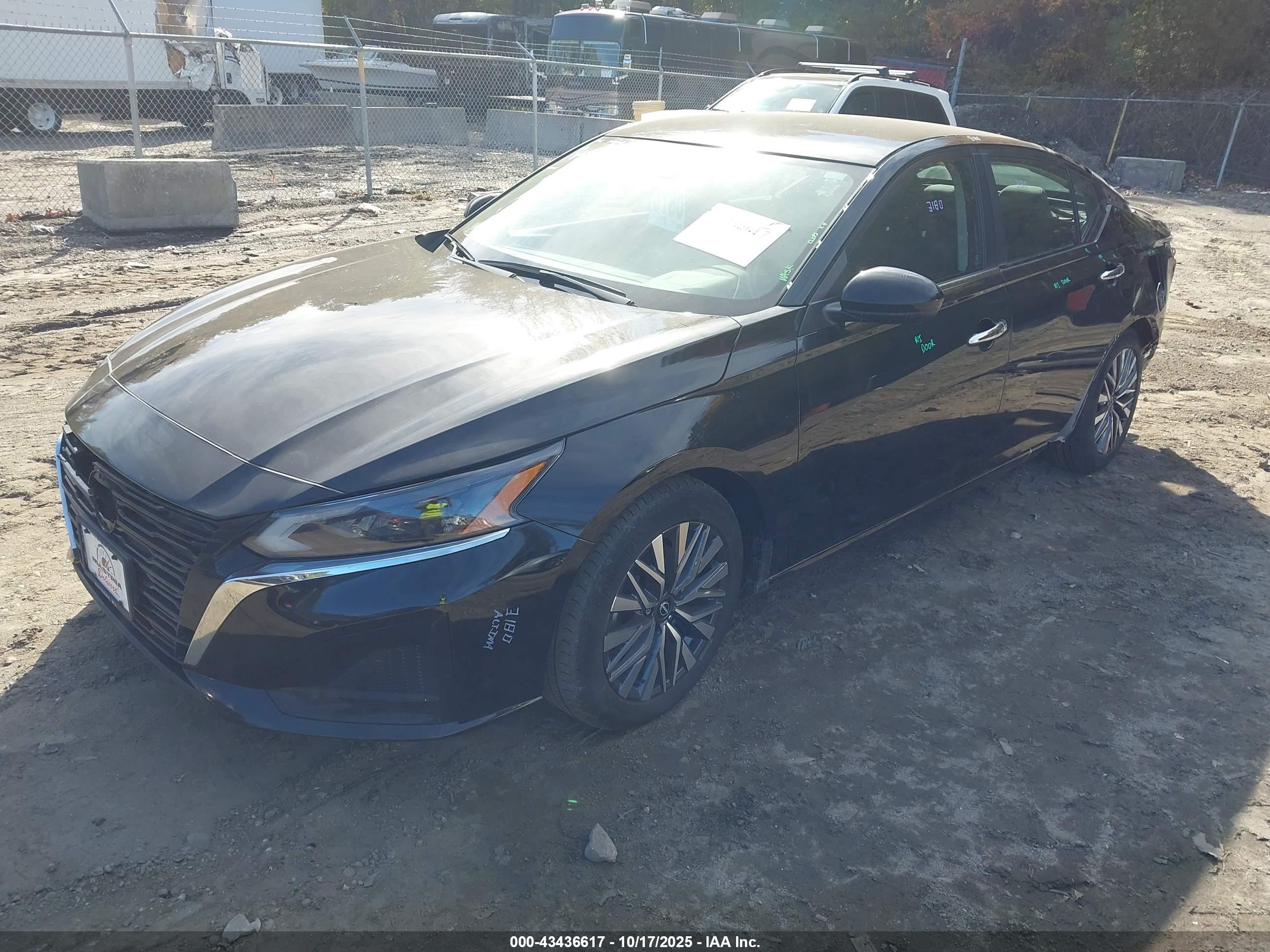 NISSAN ALTIMA image 2