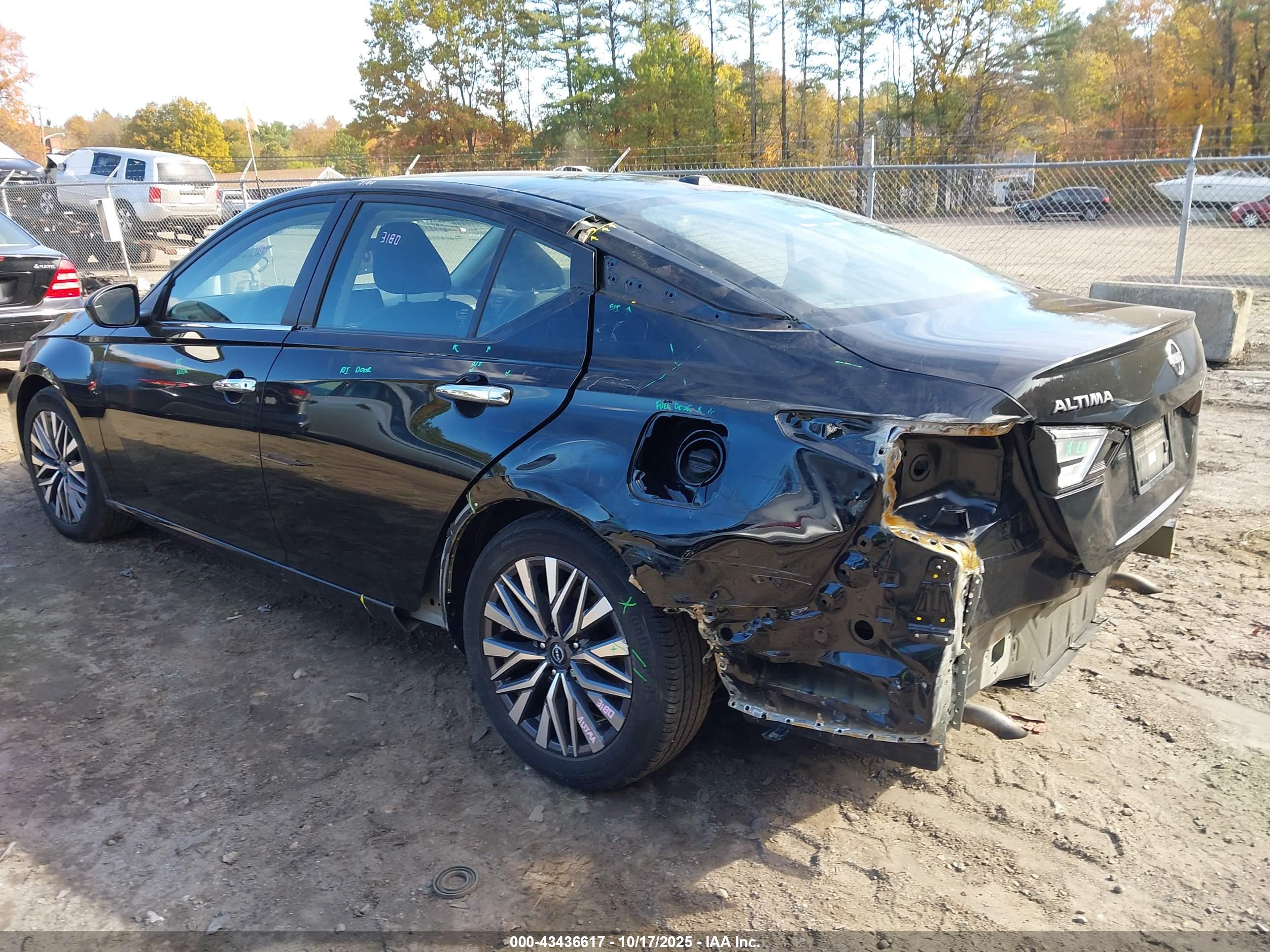 NISSAN ALTIMA image 3