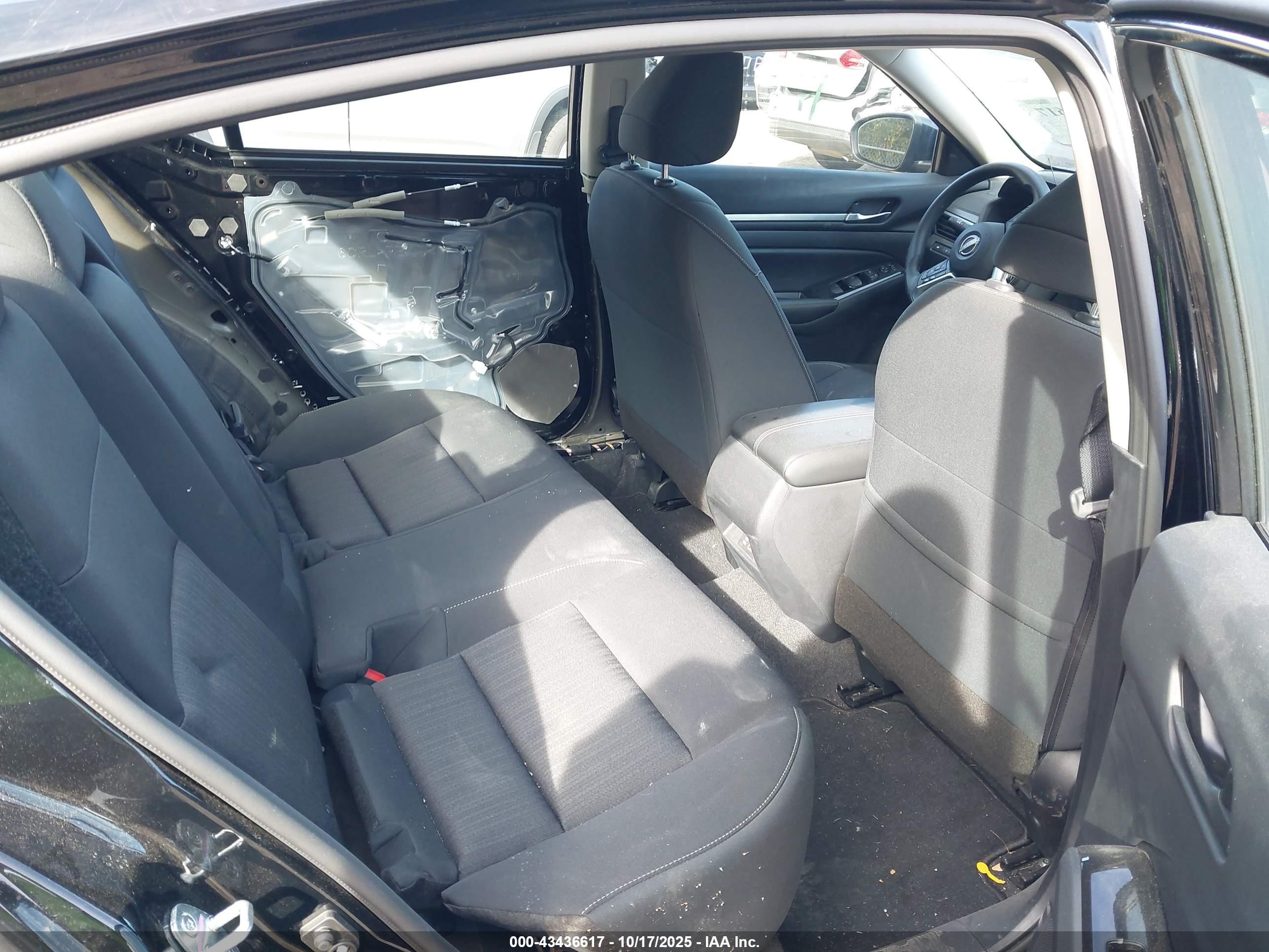 NISSAN ALTIMA image 8