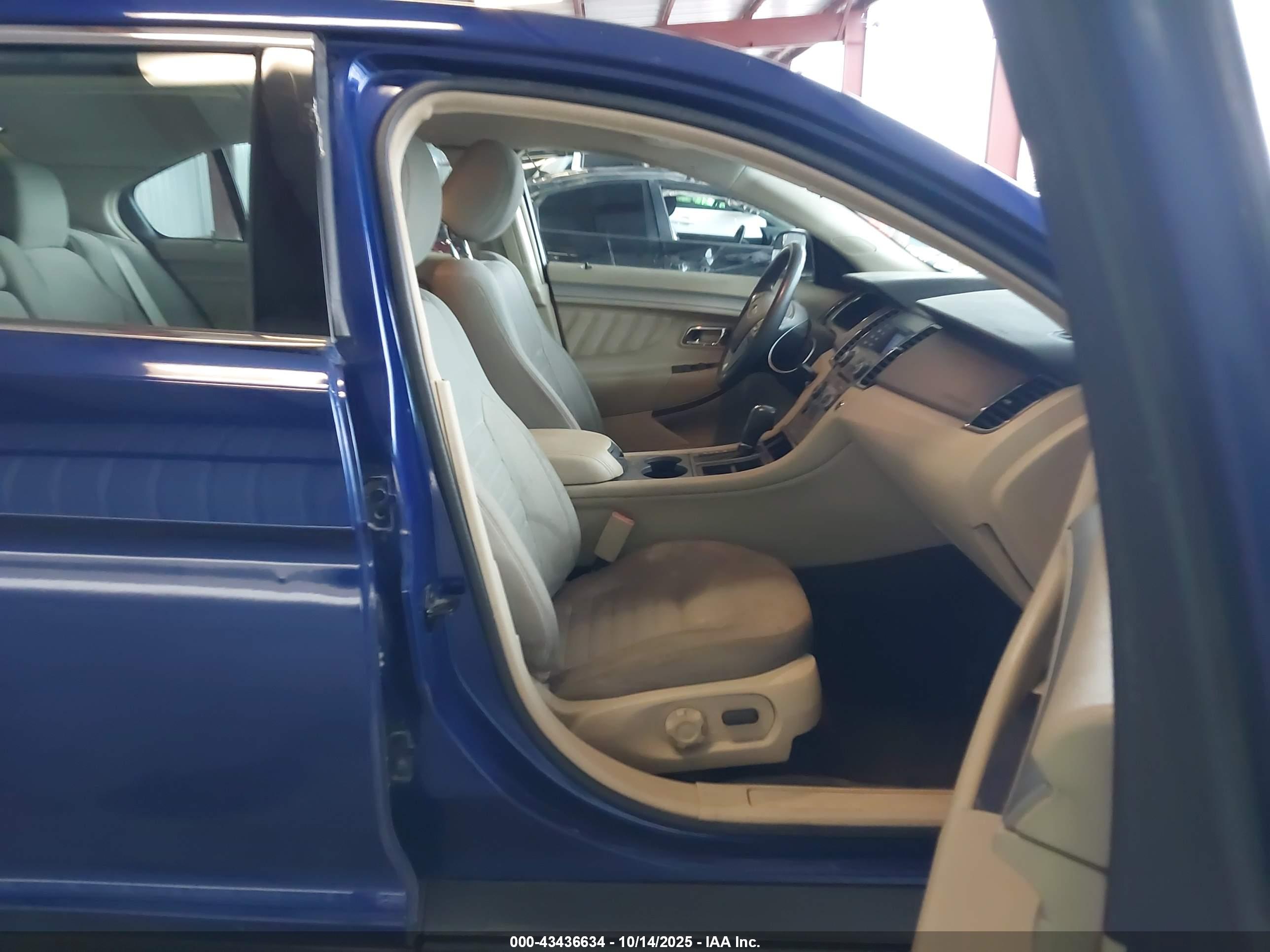 FORD TAURUS image 5