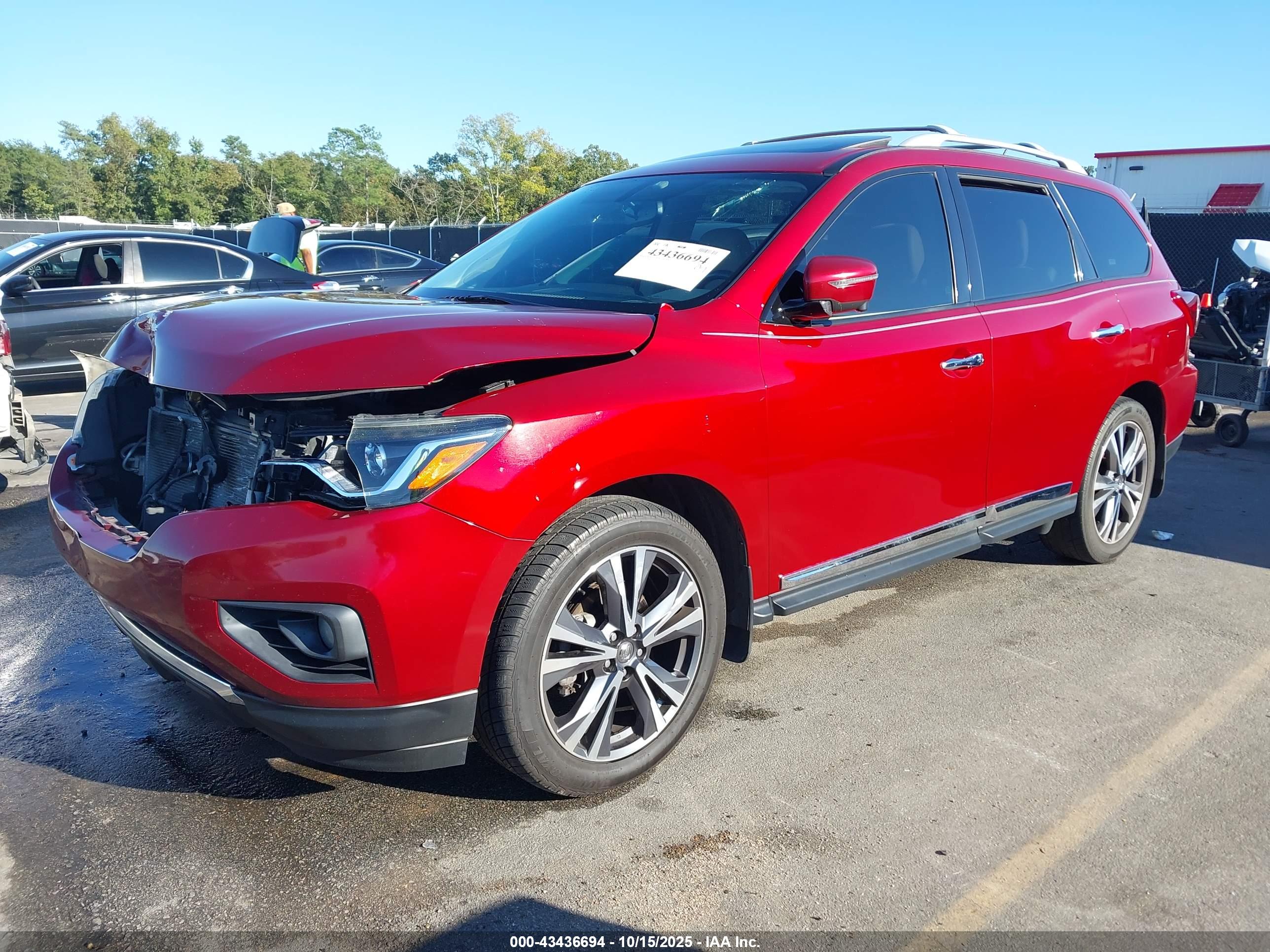 NISSAN PATHFINDER image 2