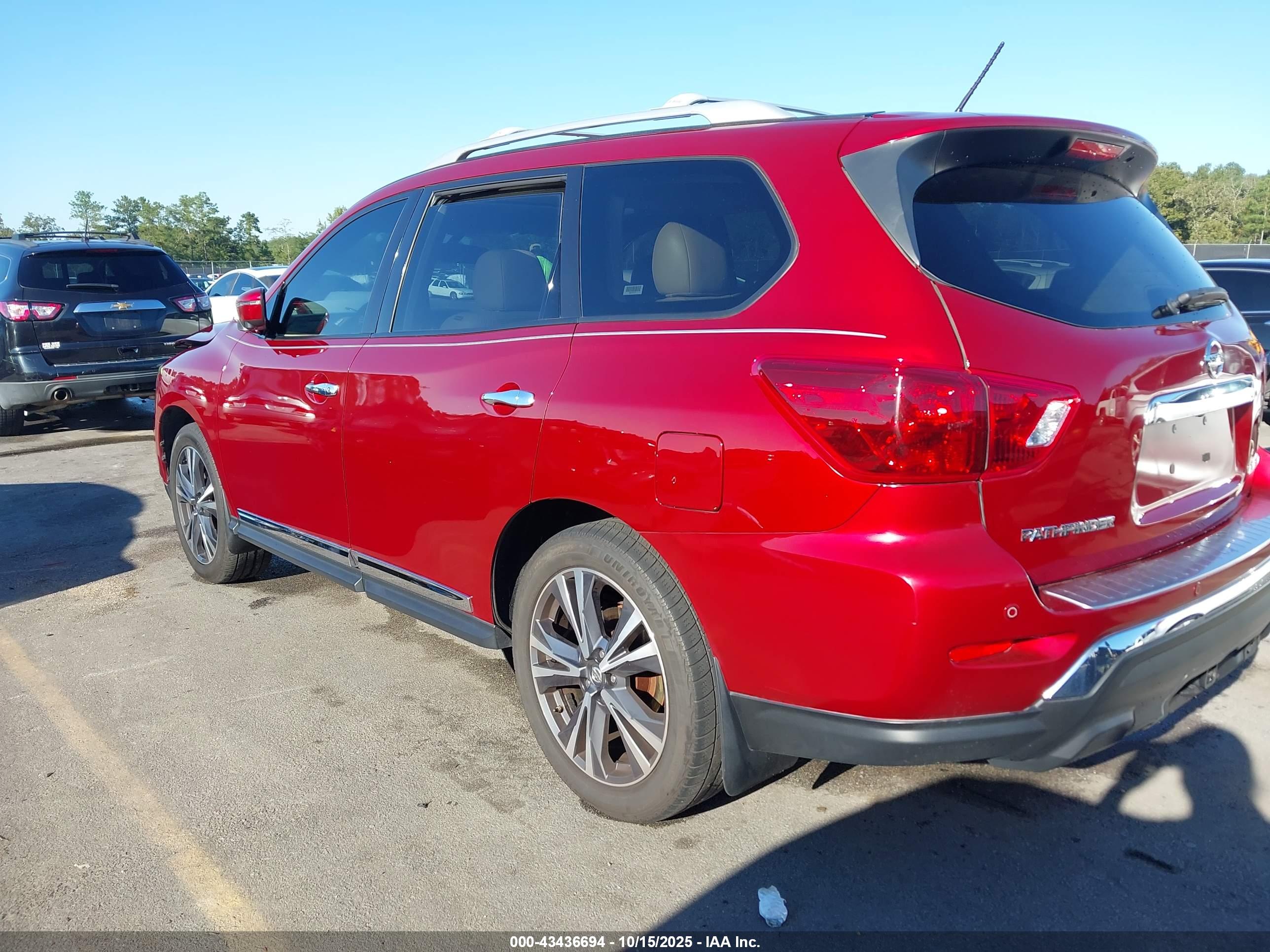 NISSAN PATHFINDER image 3