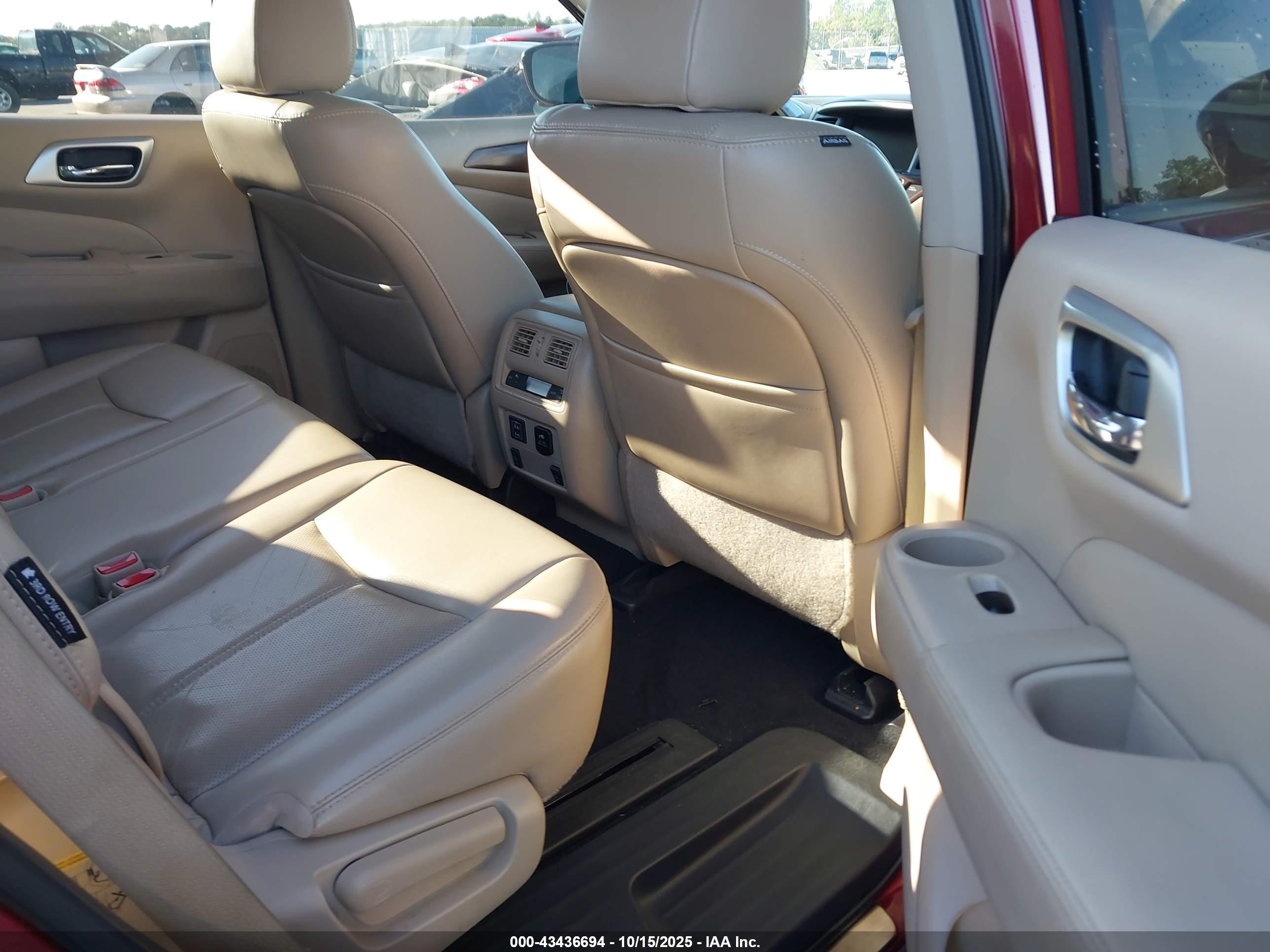NISSAN PATHFINDER image 8