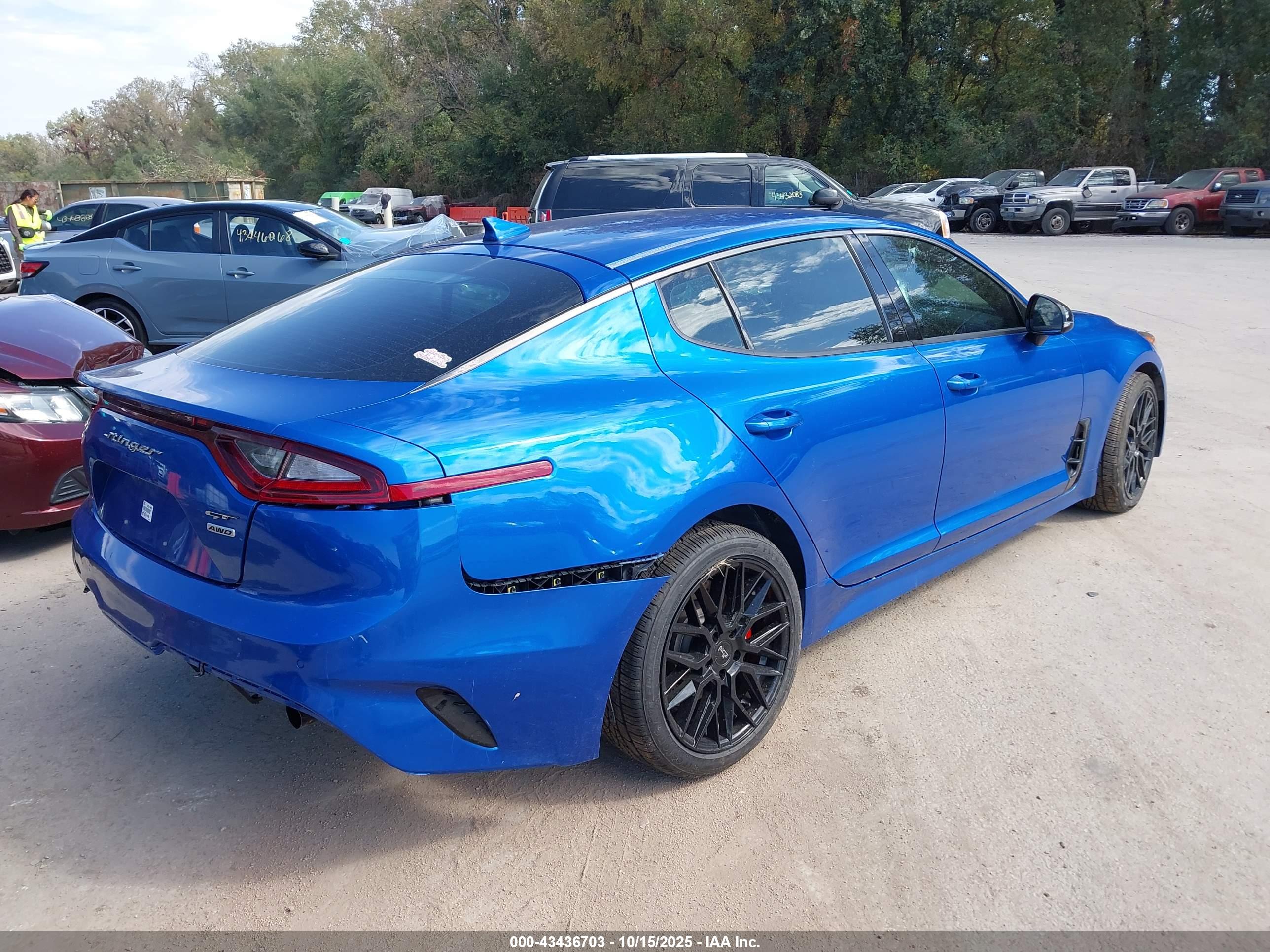 KIA STINGER image 4