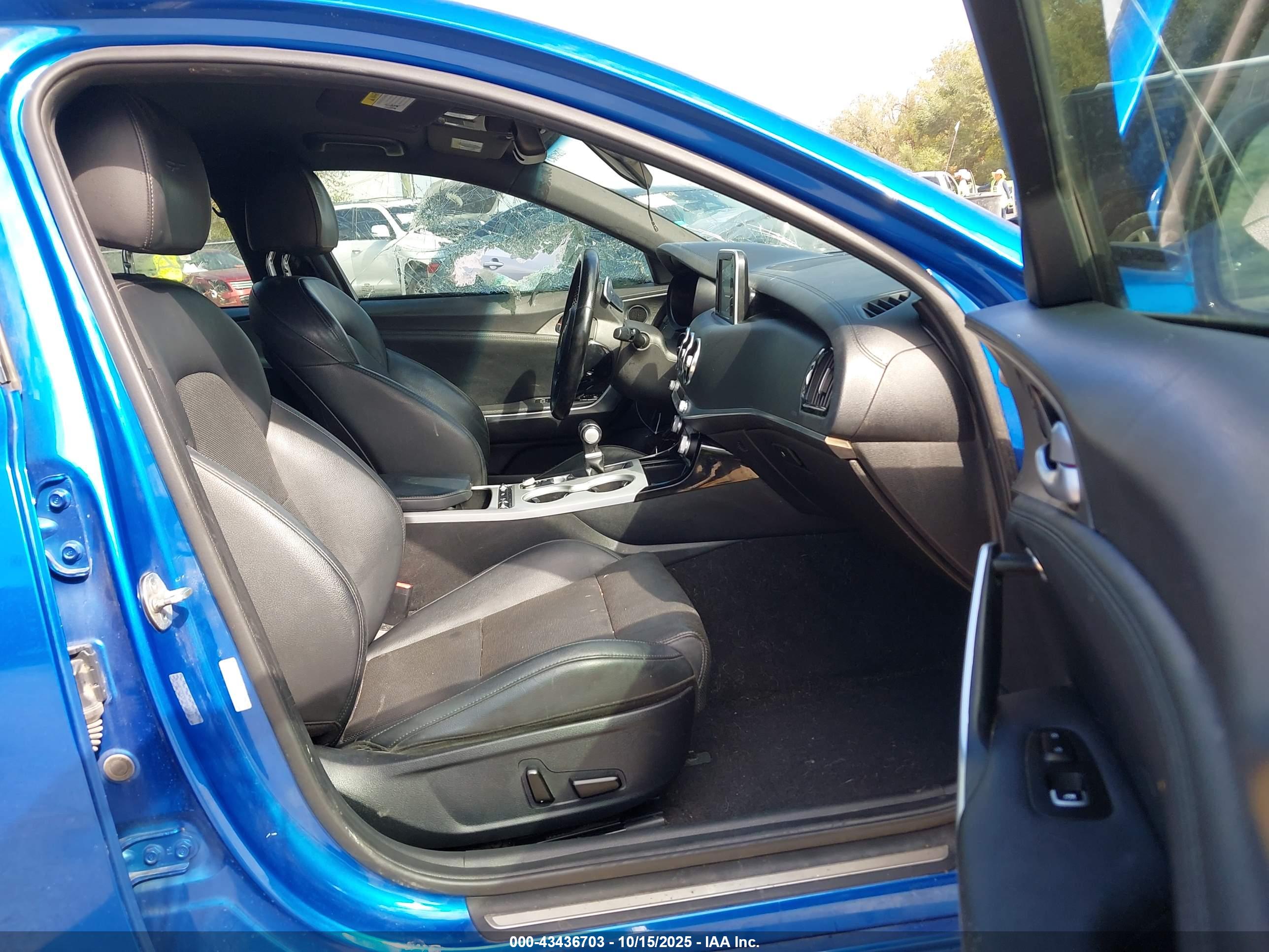 KIA STINGER image 5