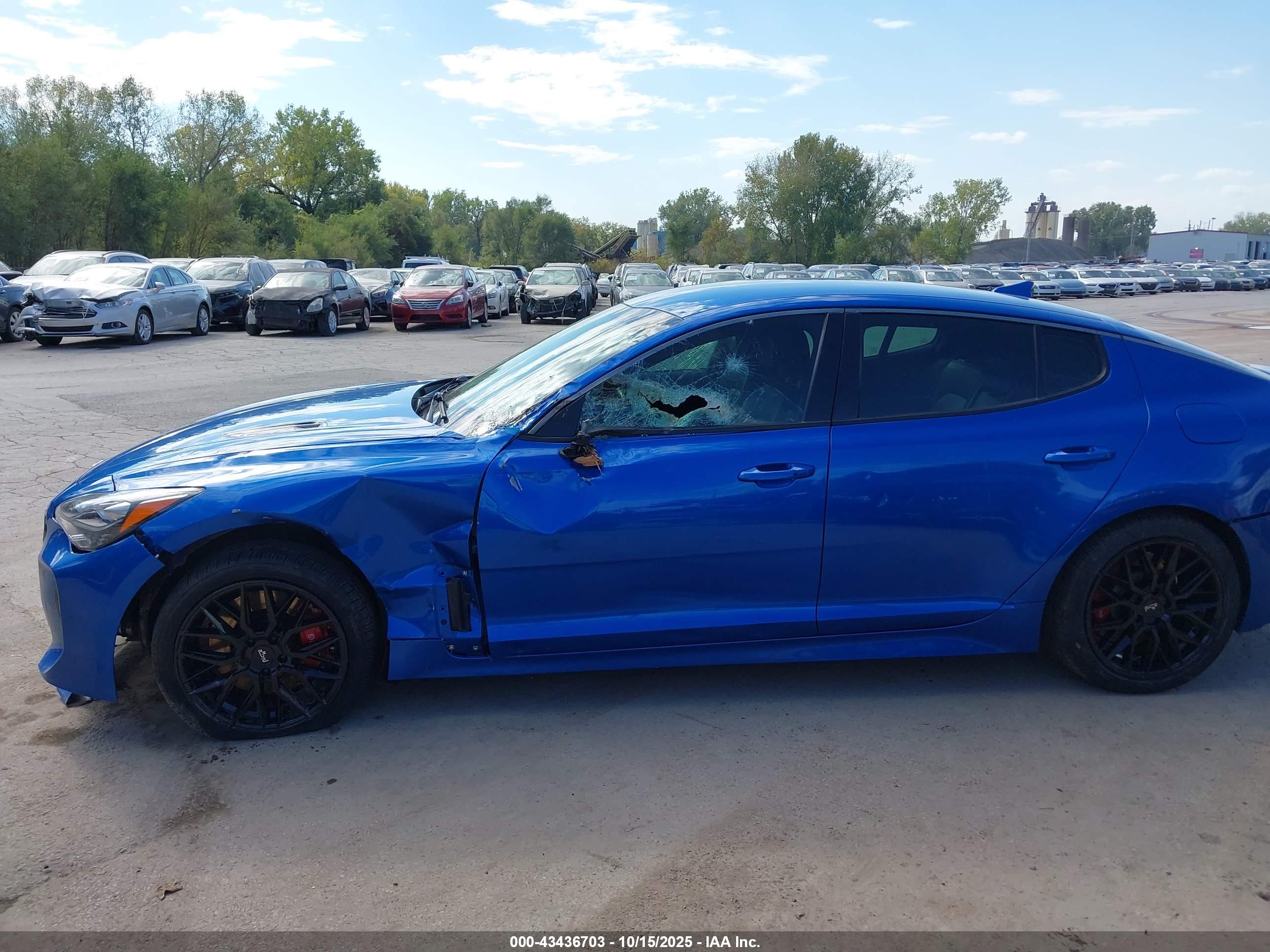 KIA STINGER image 6