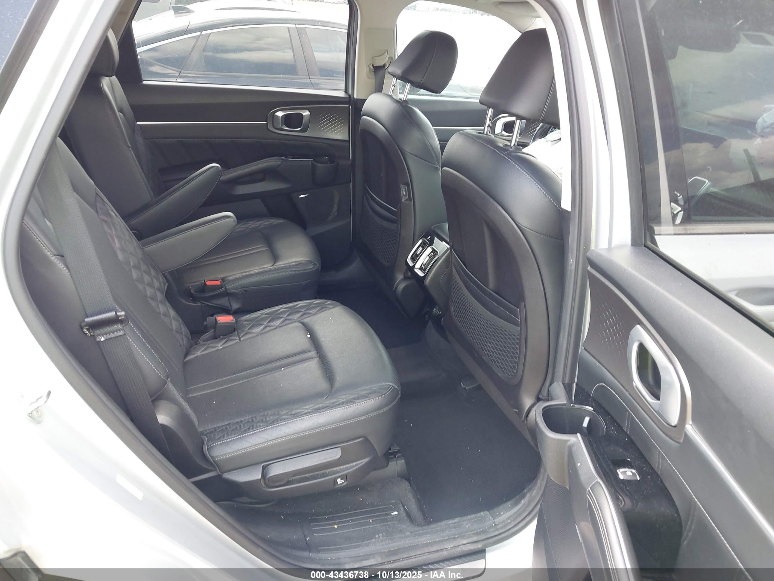 KIA SORENTO image 8