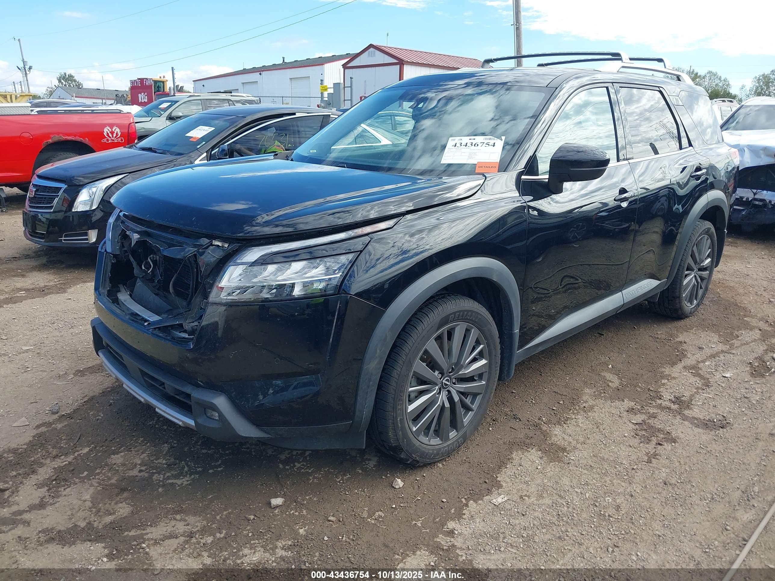 NISSAN PATHFINDER image 2