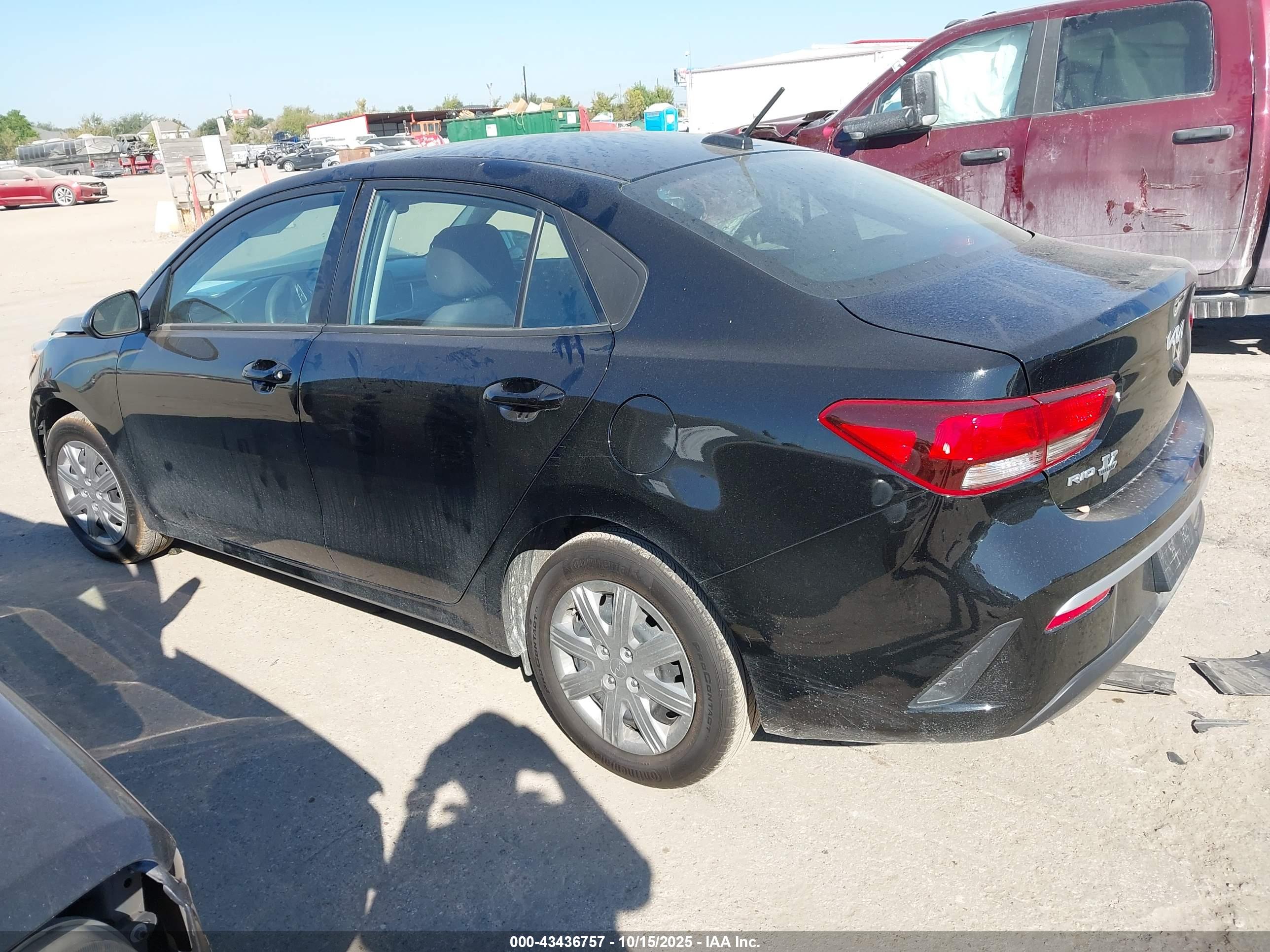 KIA RIO image 3
