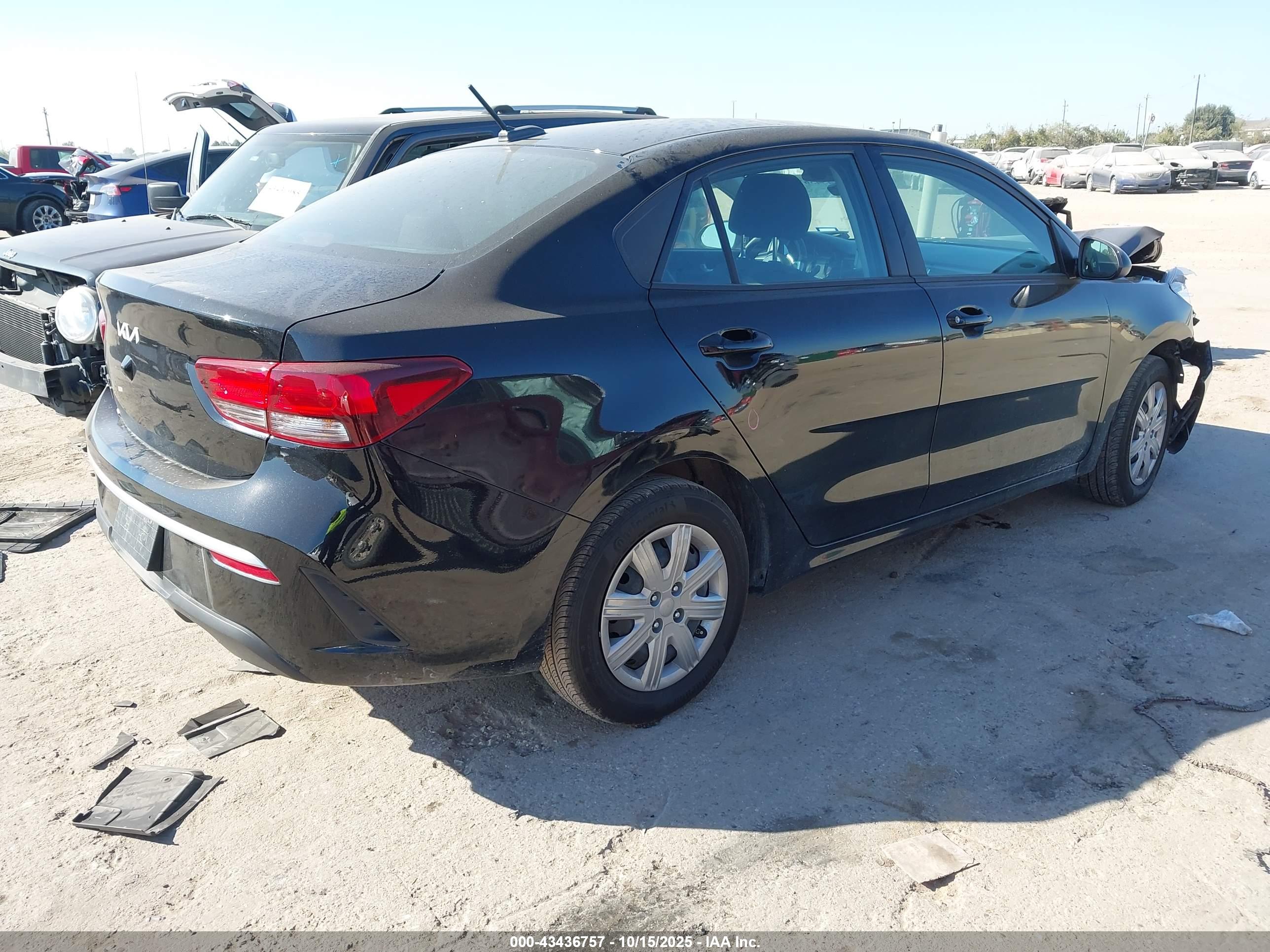 KIA RIO image 4