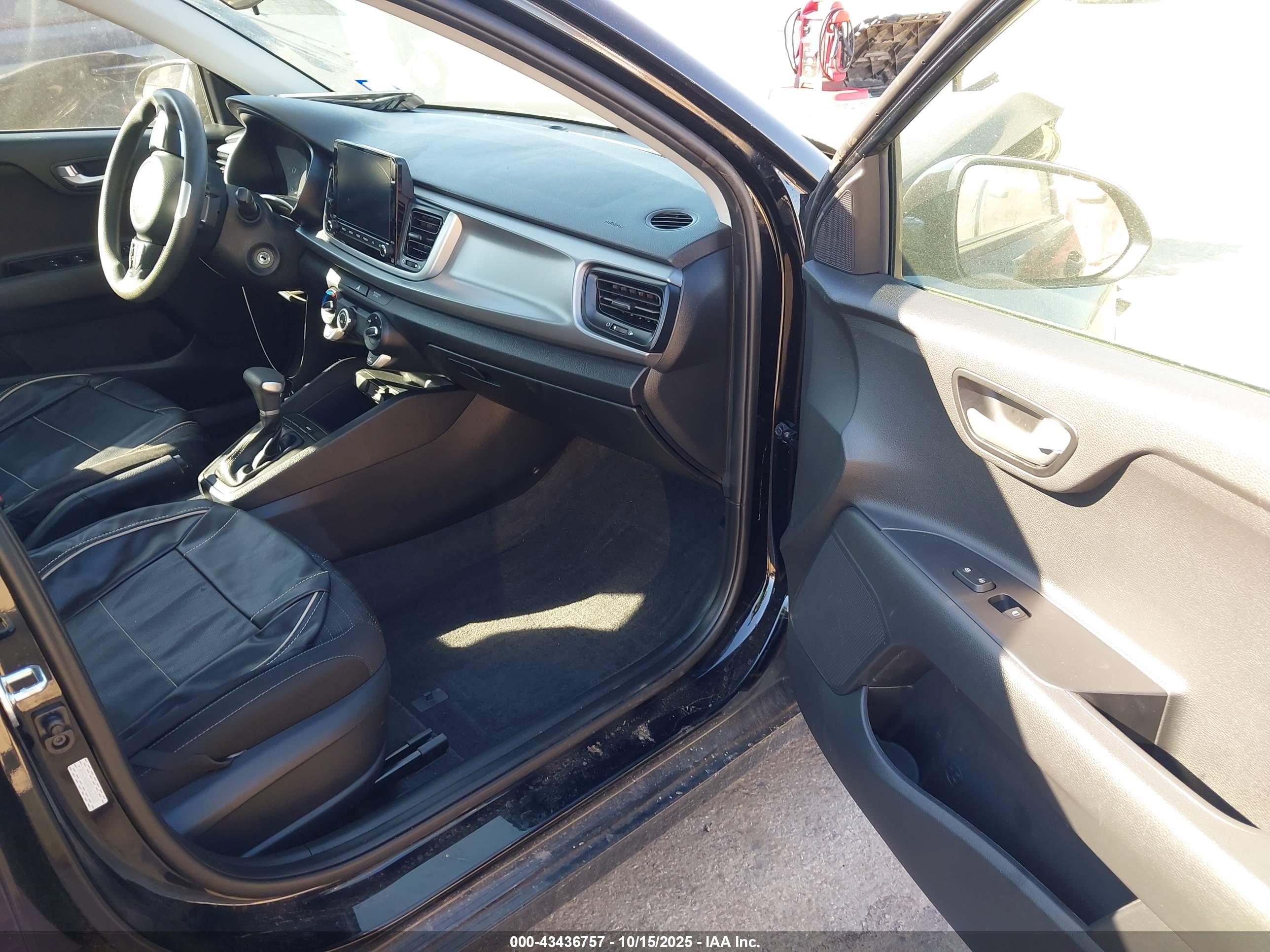 KIA RIO image 5