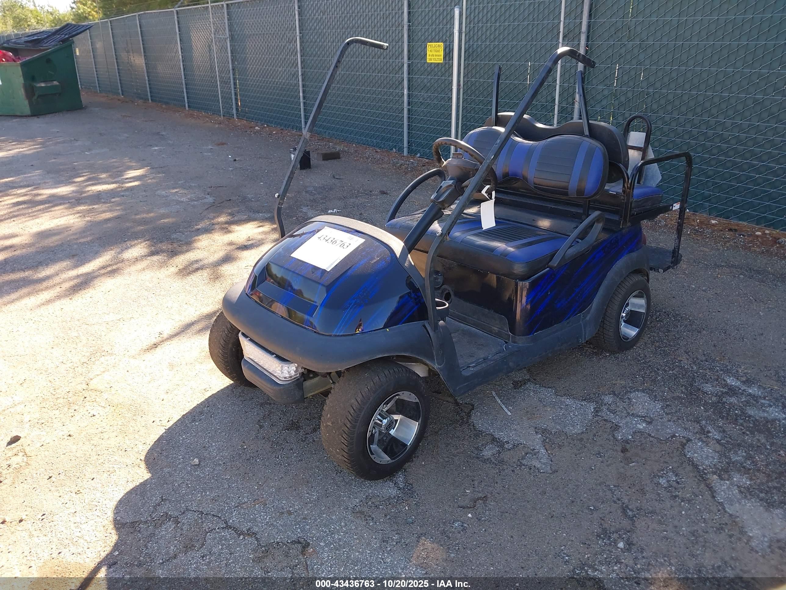 CLUB CAR image 2