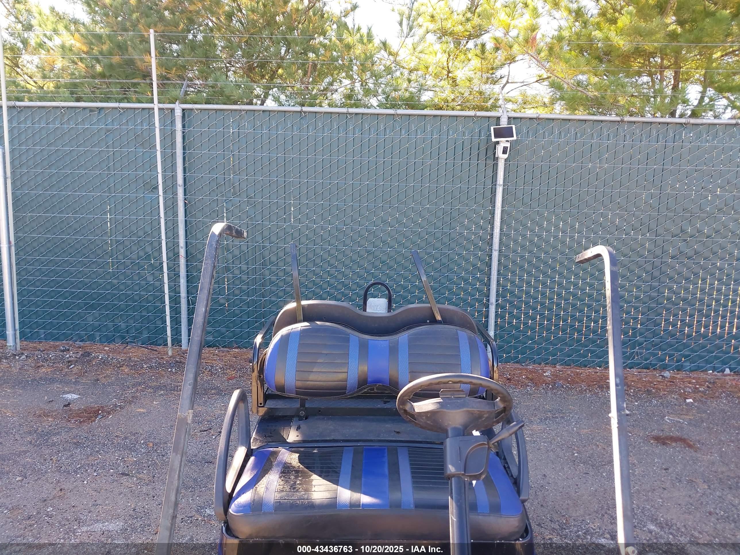 CLUB CAR image 6