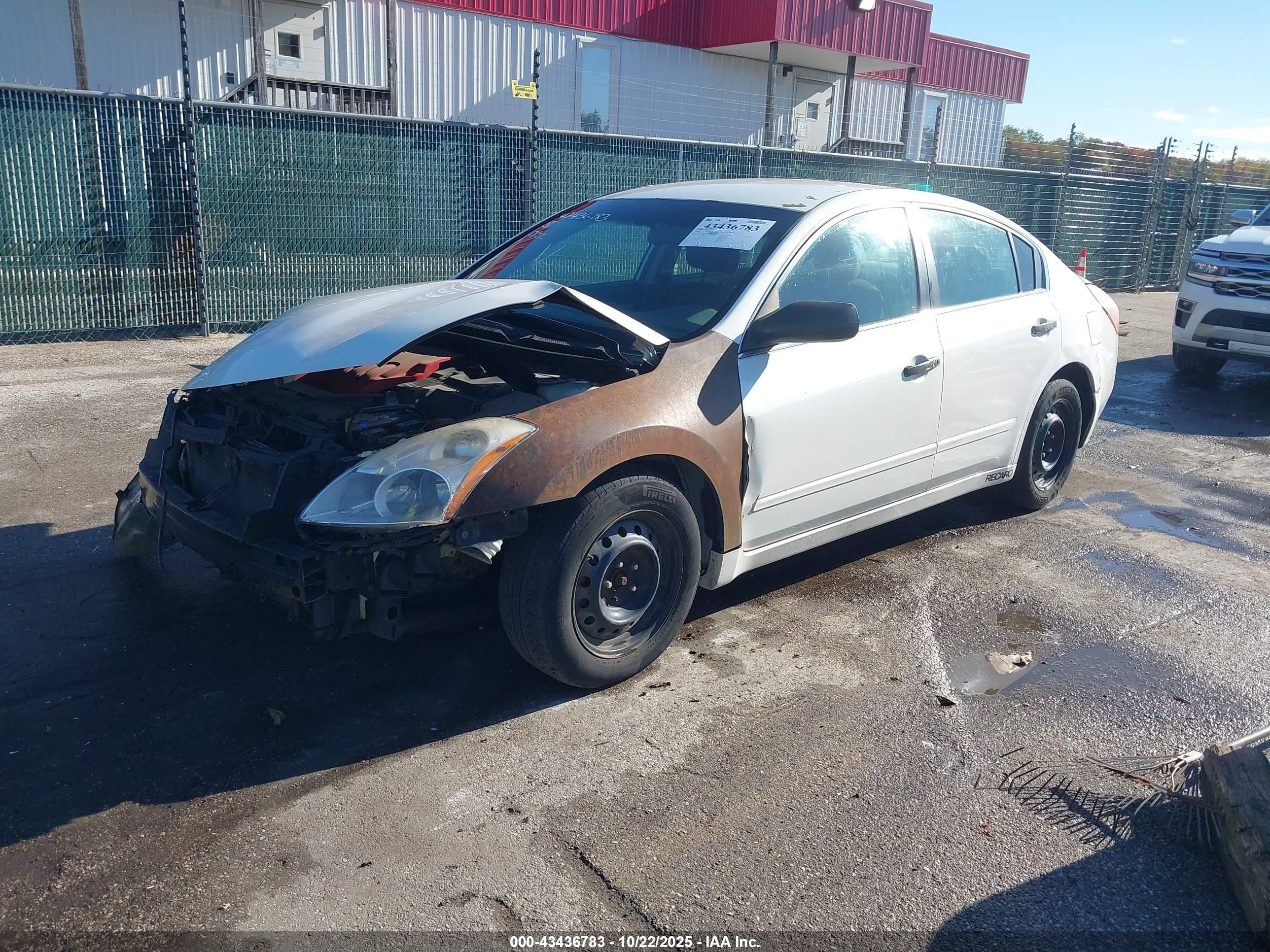 NISSAN ALTIMA image 2