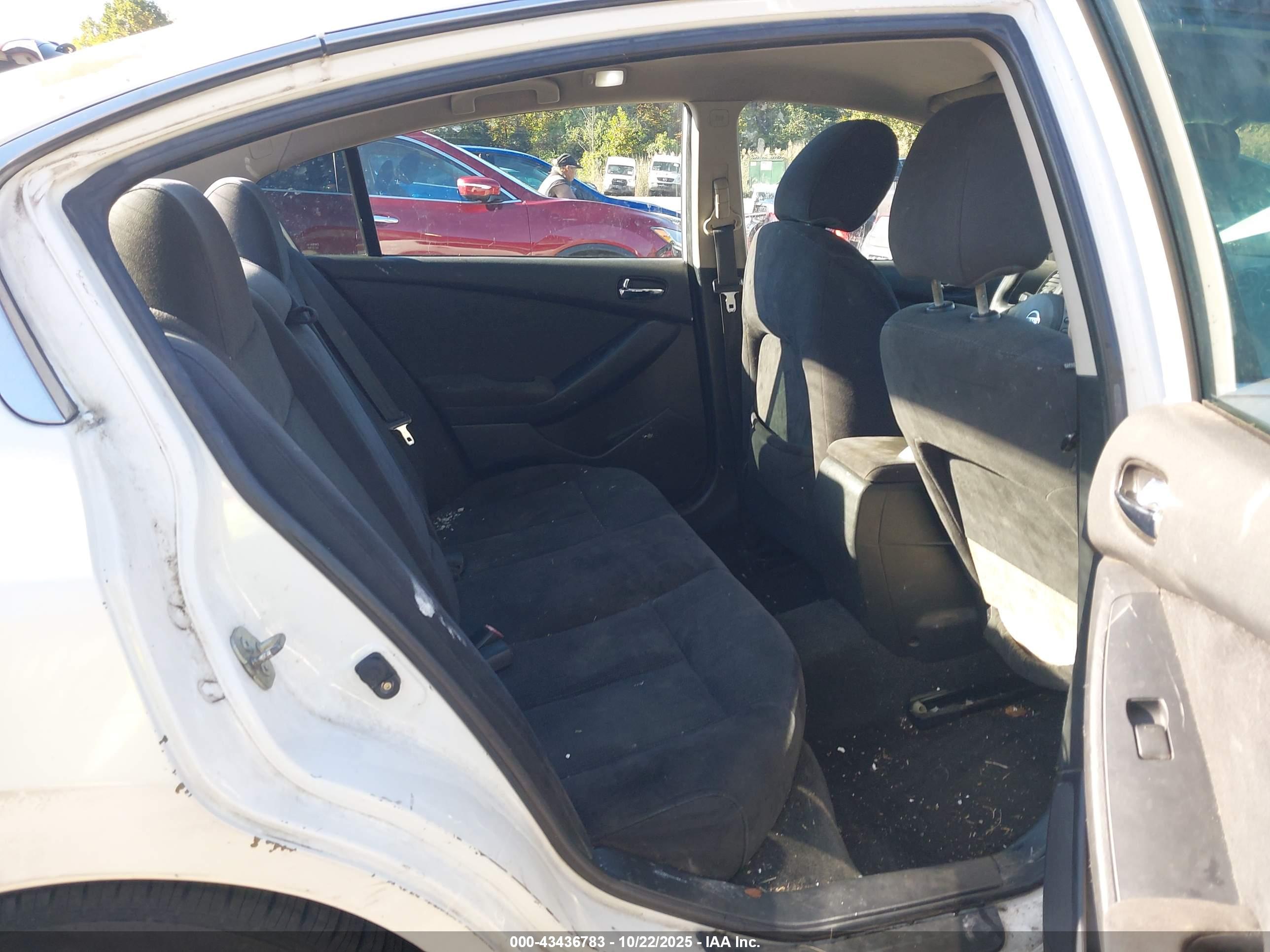 NISSAN ALTIMA image 8