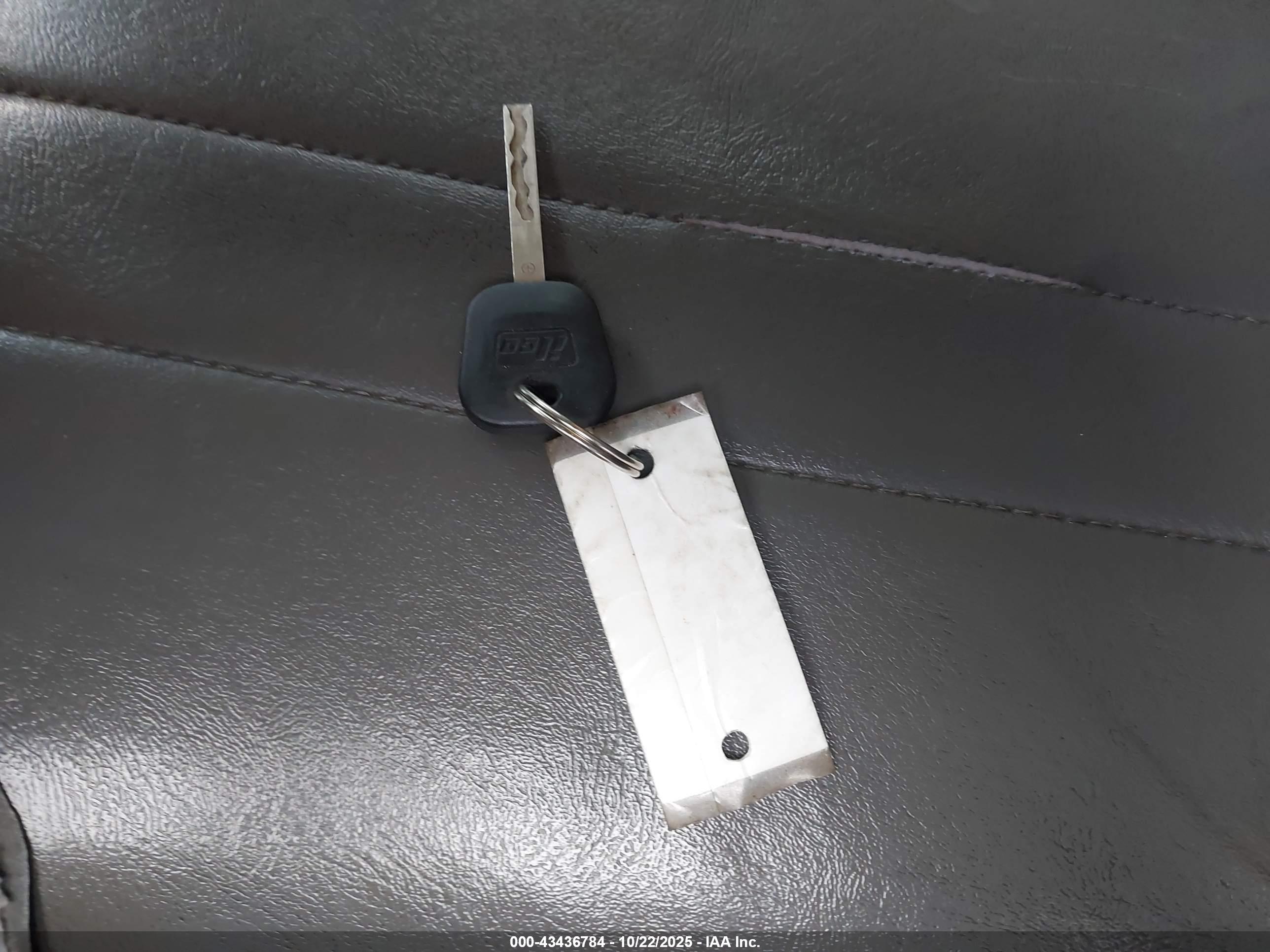 GMC SAVANA image 11