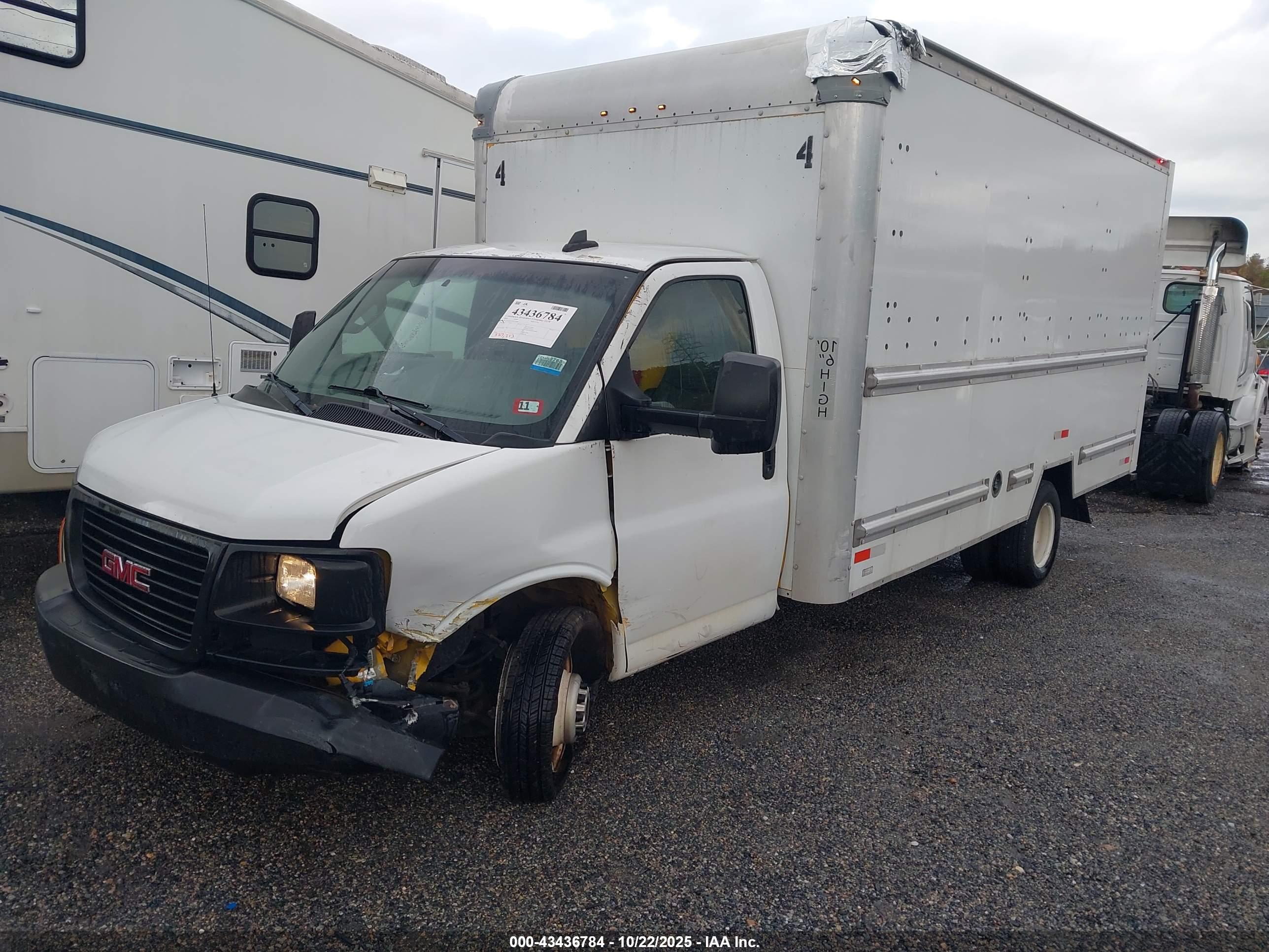GMC SAVANA image 2