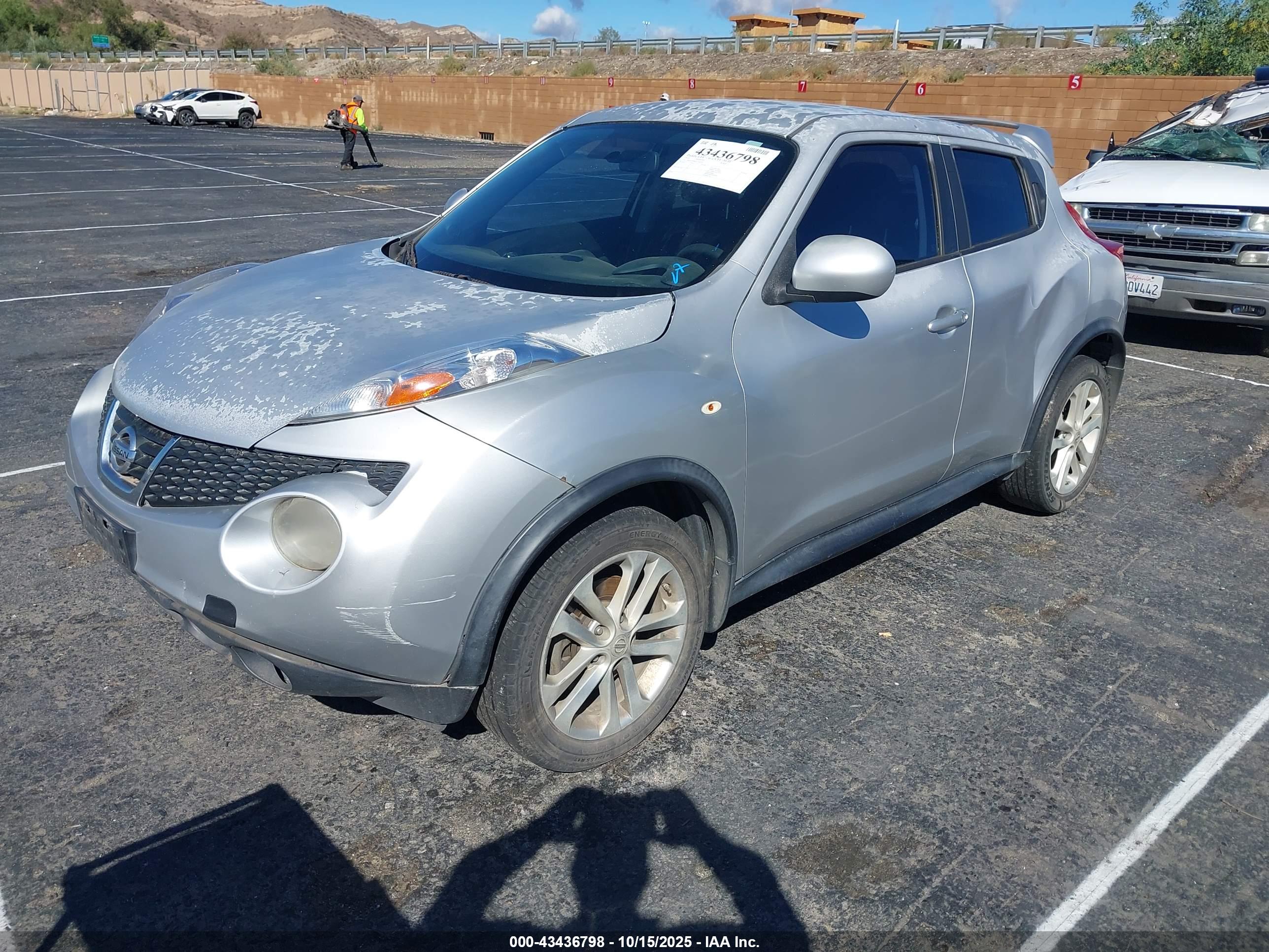 NISSAN JUKE image 2