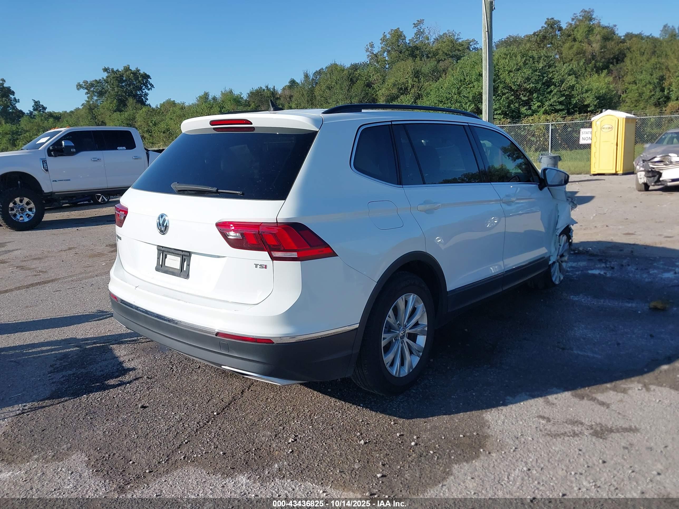 VOLKSWAGEN TIGUAN image 4