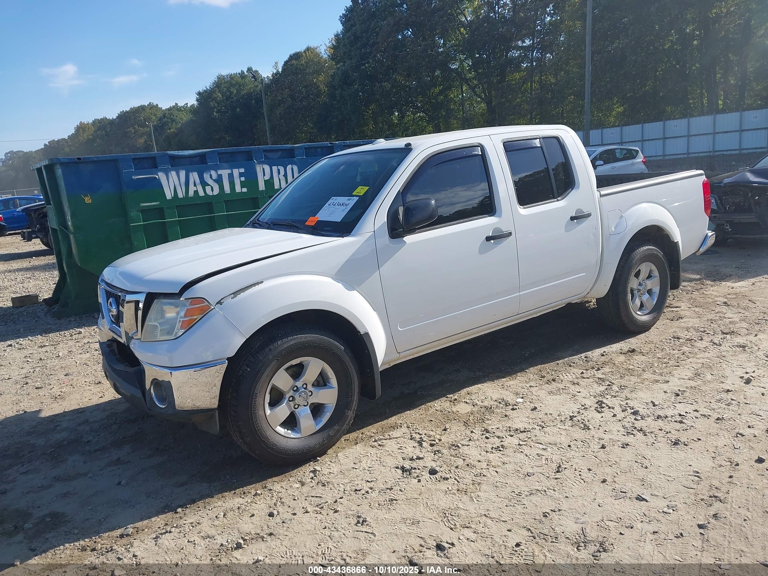 NISSAN FRONTIER image 2