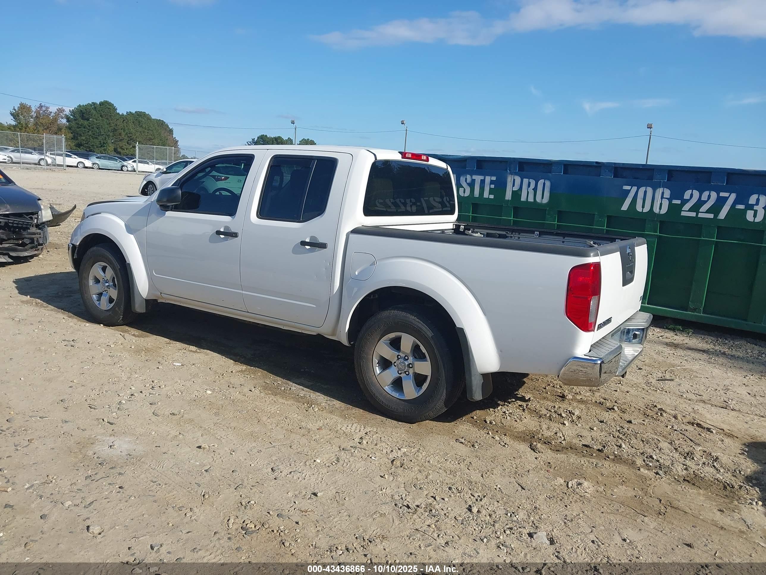 NISSAN FRONTIER image 3