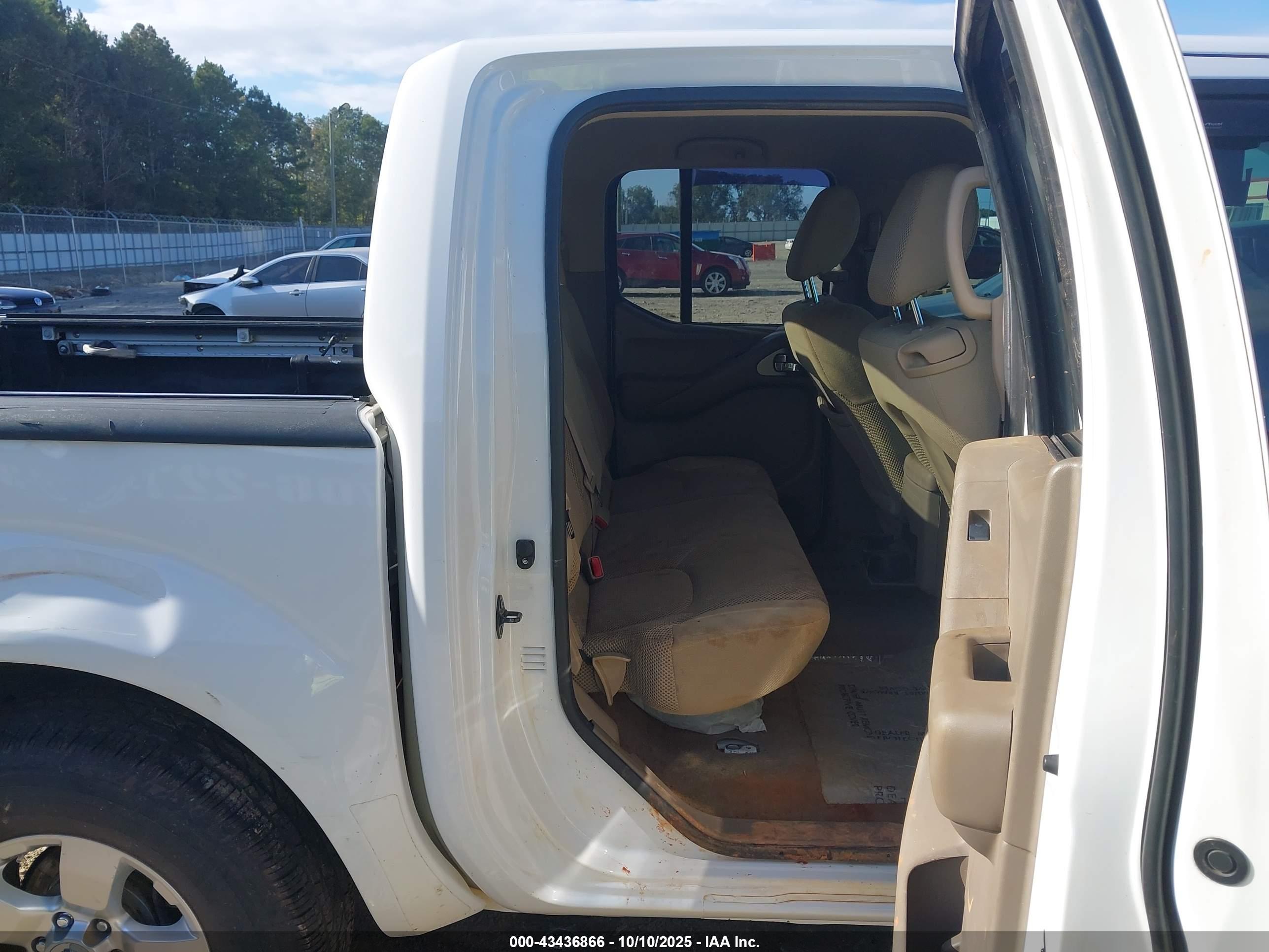 NISSAN FRONTIER image 8