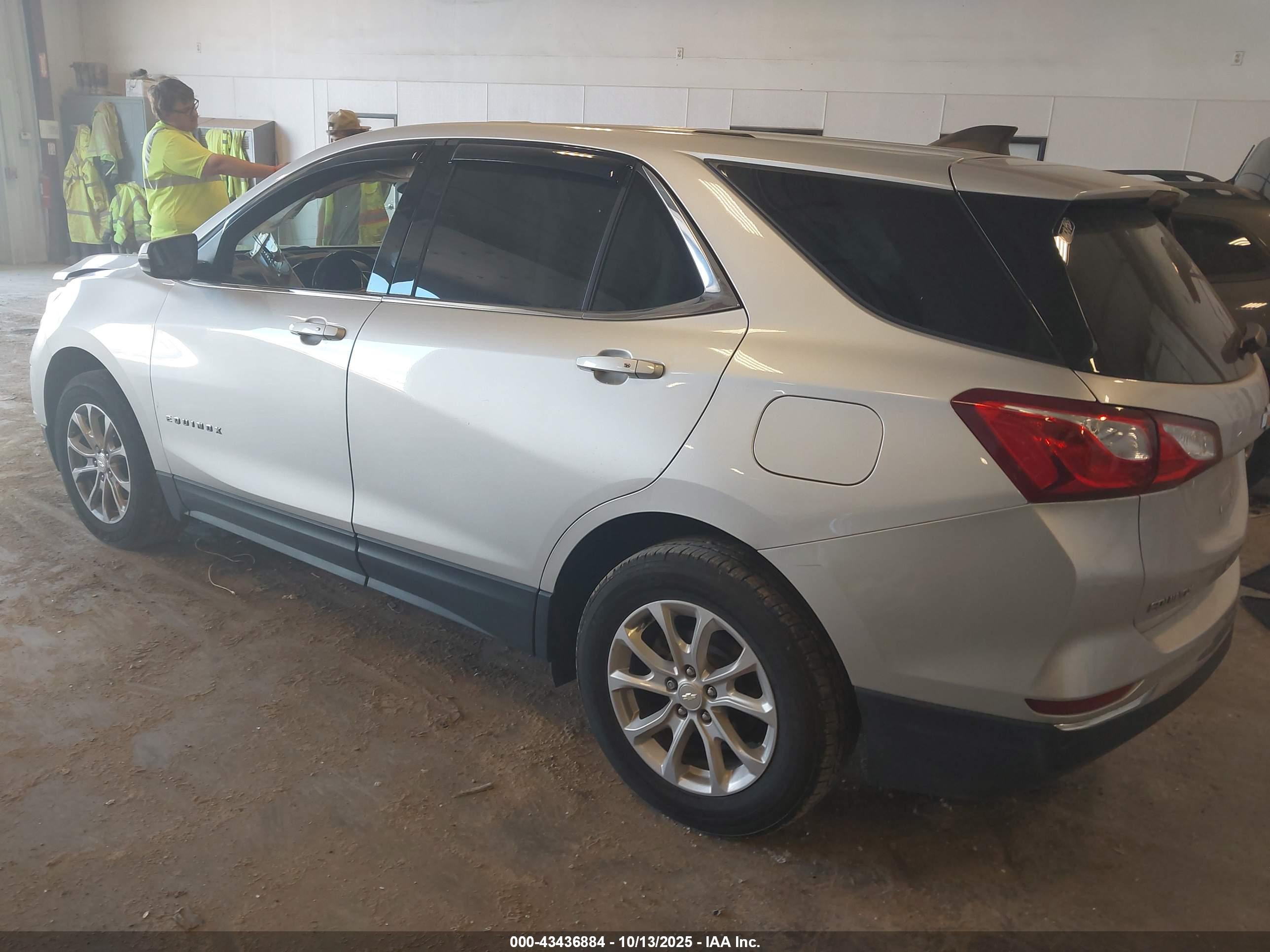CHEVROLET EQUINOX image 3