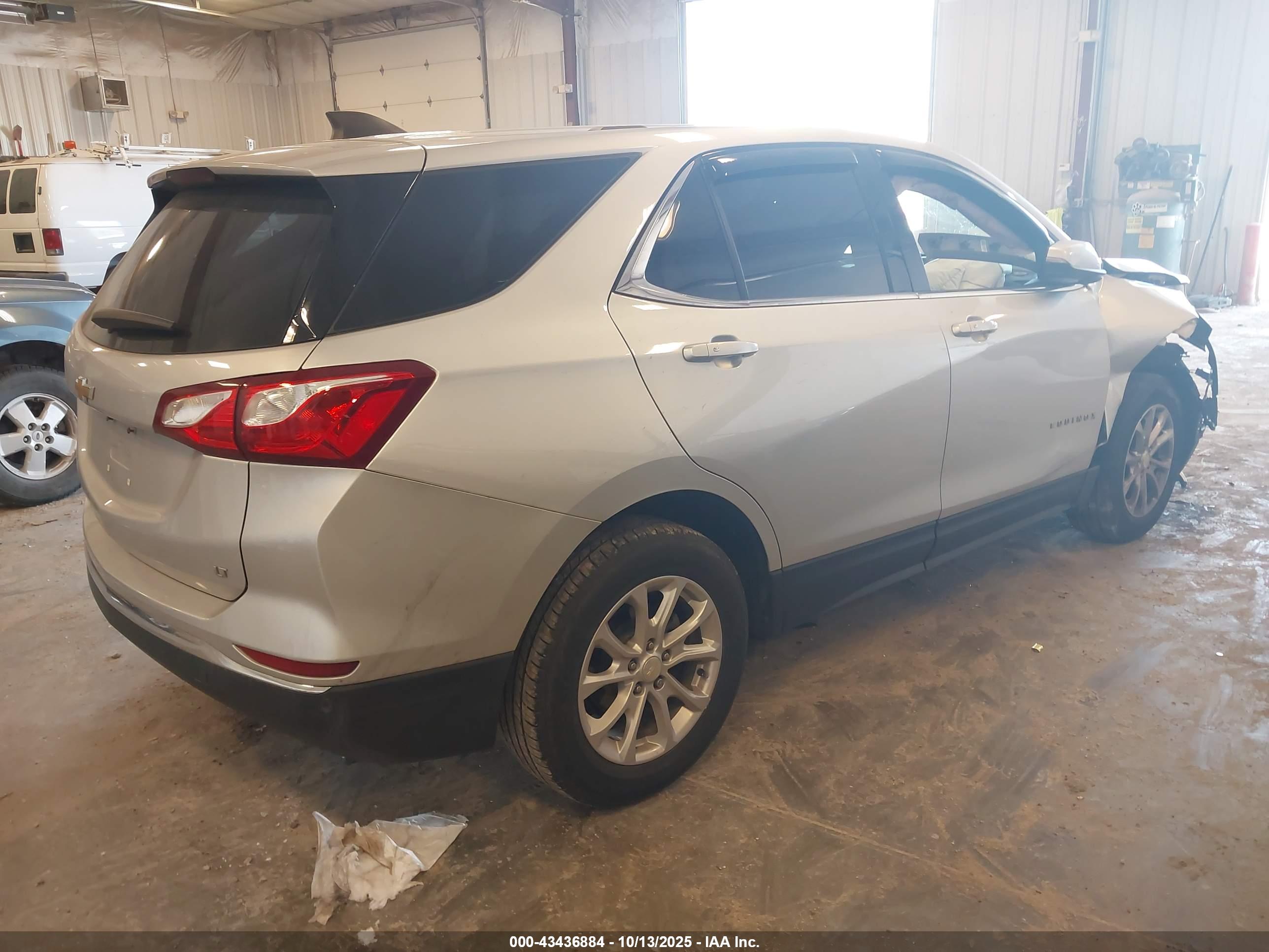 CHEVROLET EQUINOX image 4