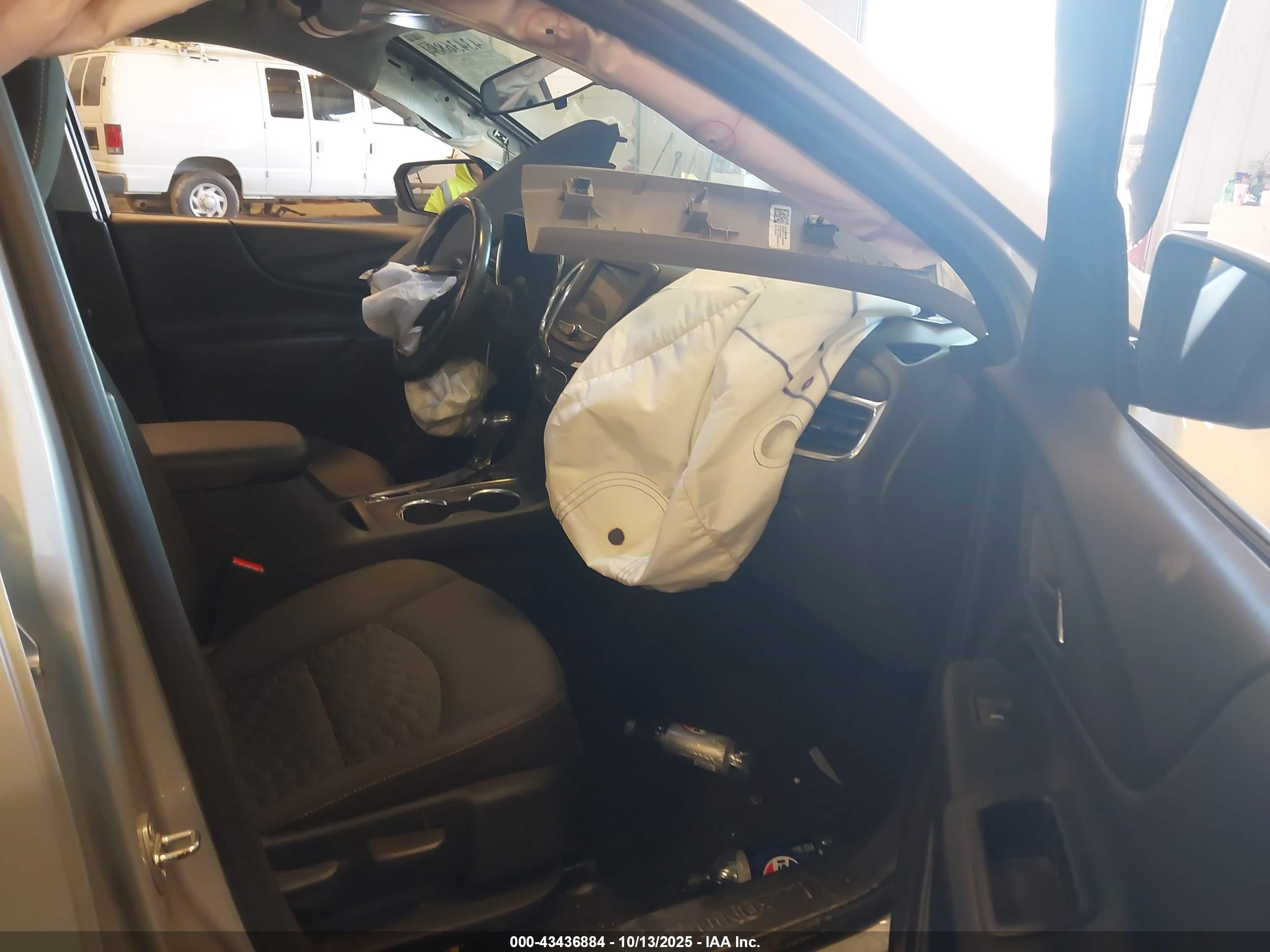 CHEVROLET EQUINOX image 5