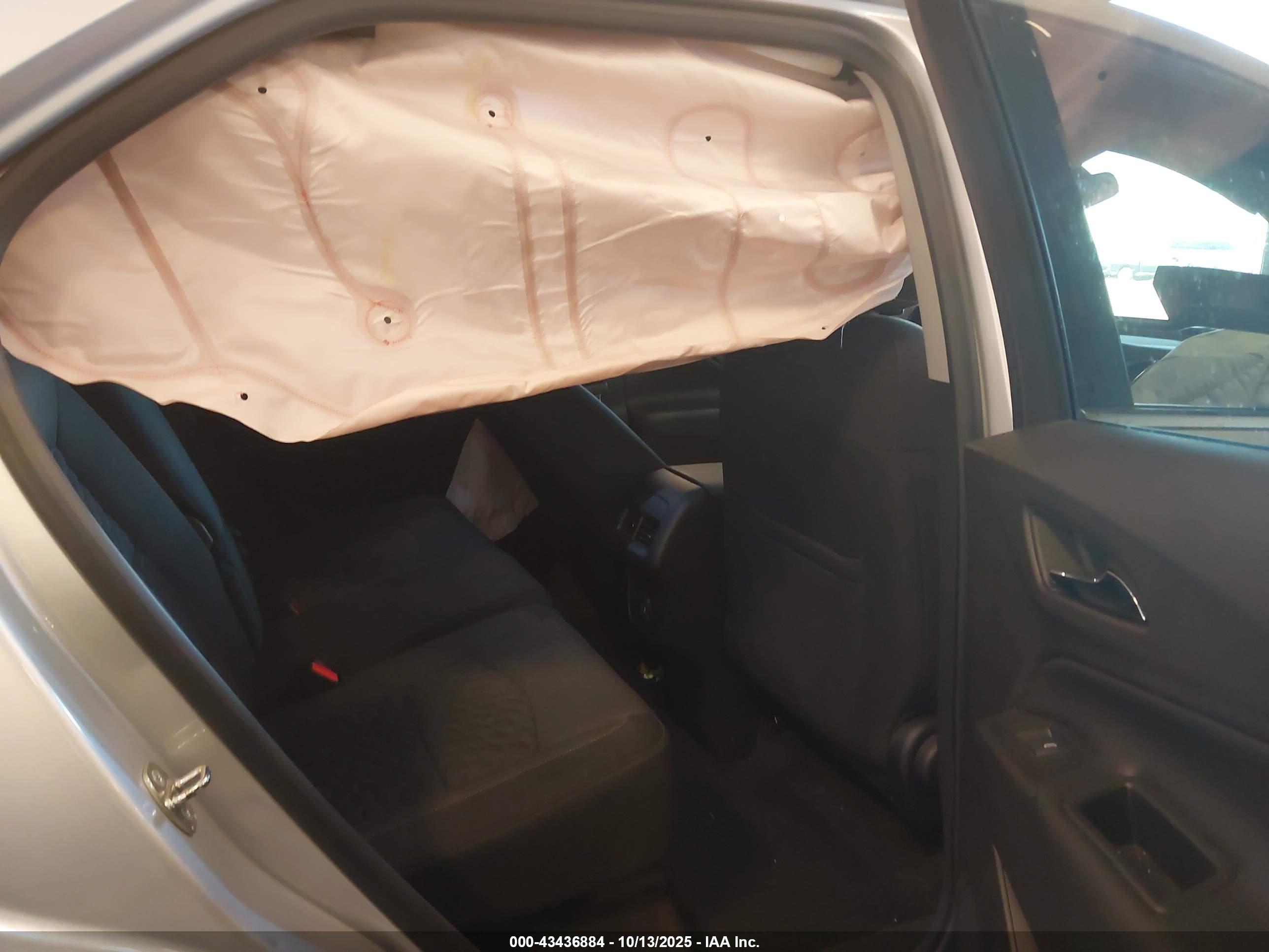 CHEVROLET EQUINOX image 8