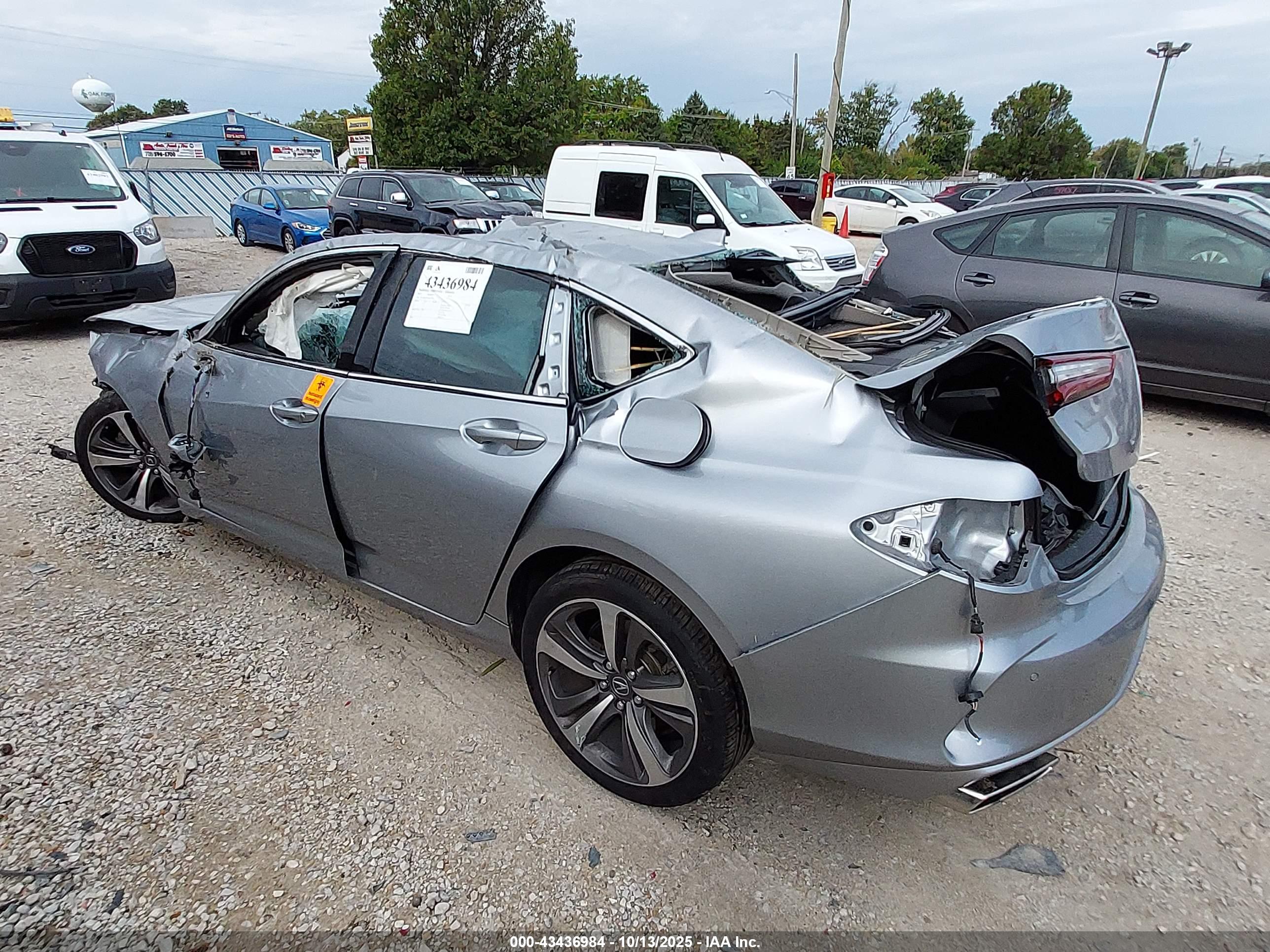 ACURA TLX image 3