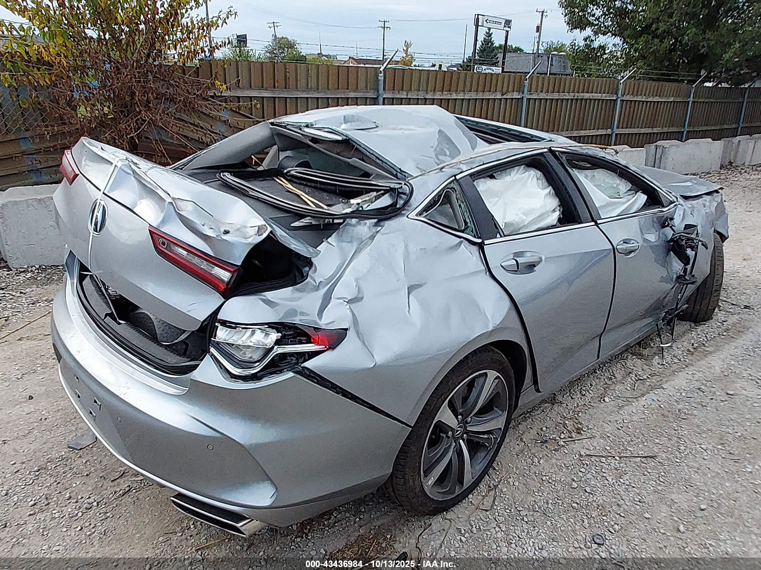 ACURA TLX image 4